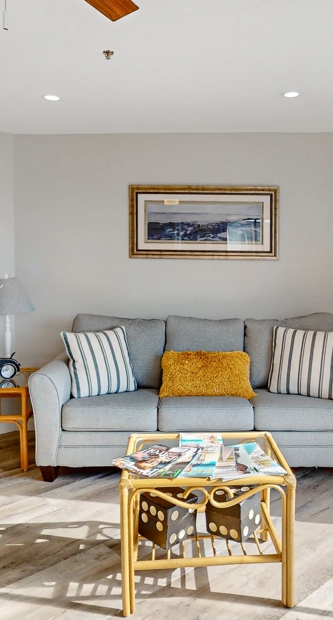 Relaxing retreat steps to the beach with pool & sauna - snowbird-friendly