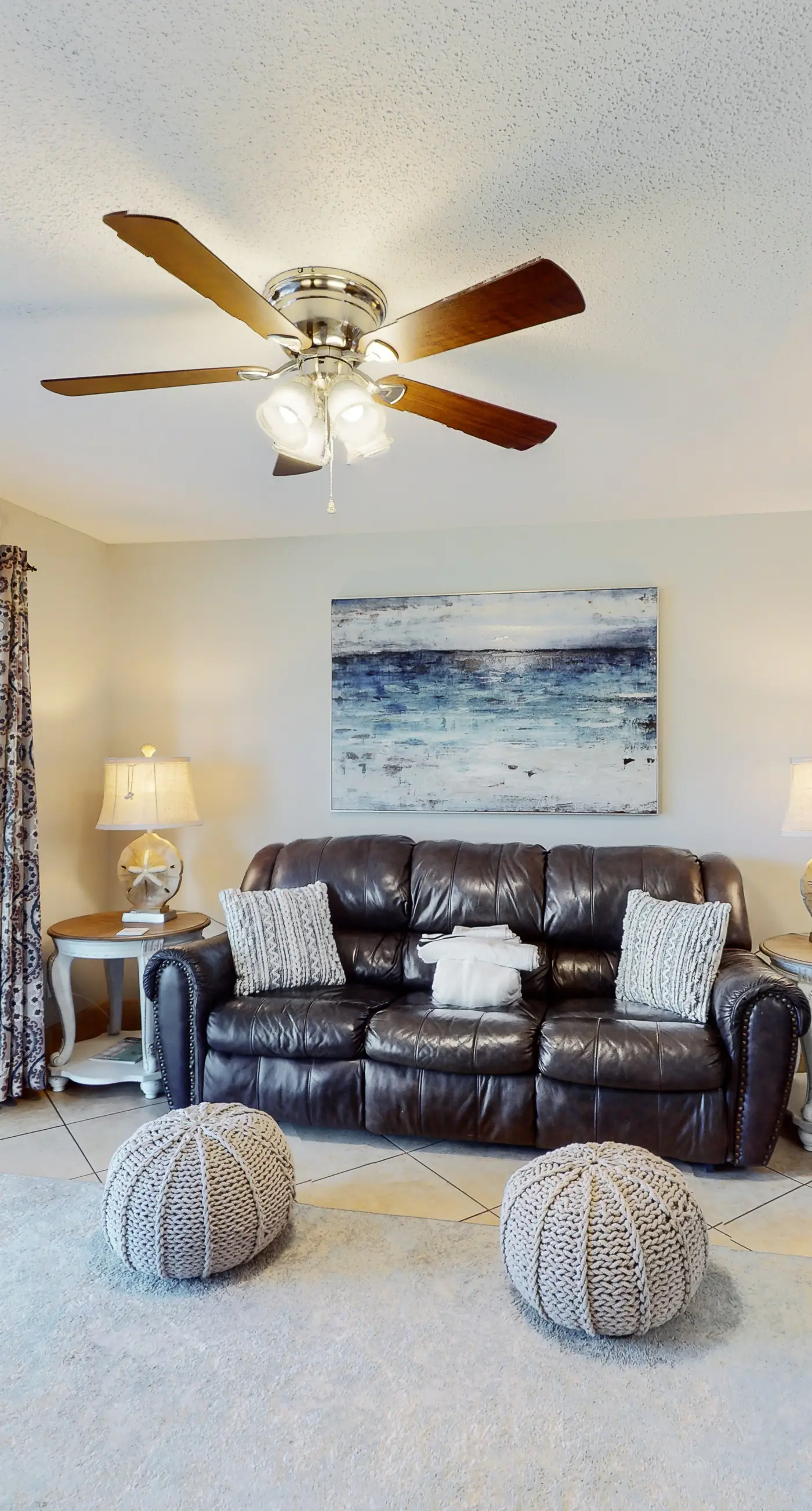 Condo close to the beach with pools, dock & tennis - snowbird-friendly