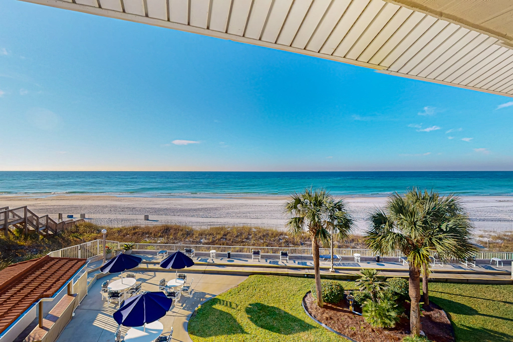 Gorgeous beachfront condo with shared pool, hot tub and beach access
