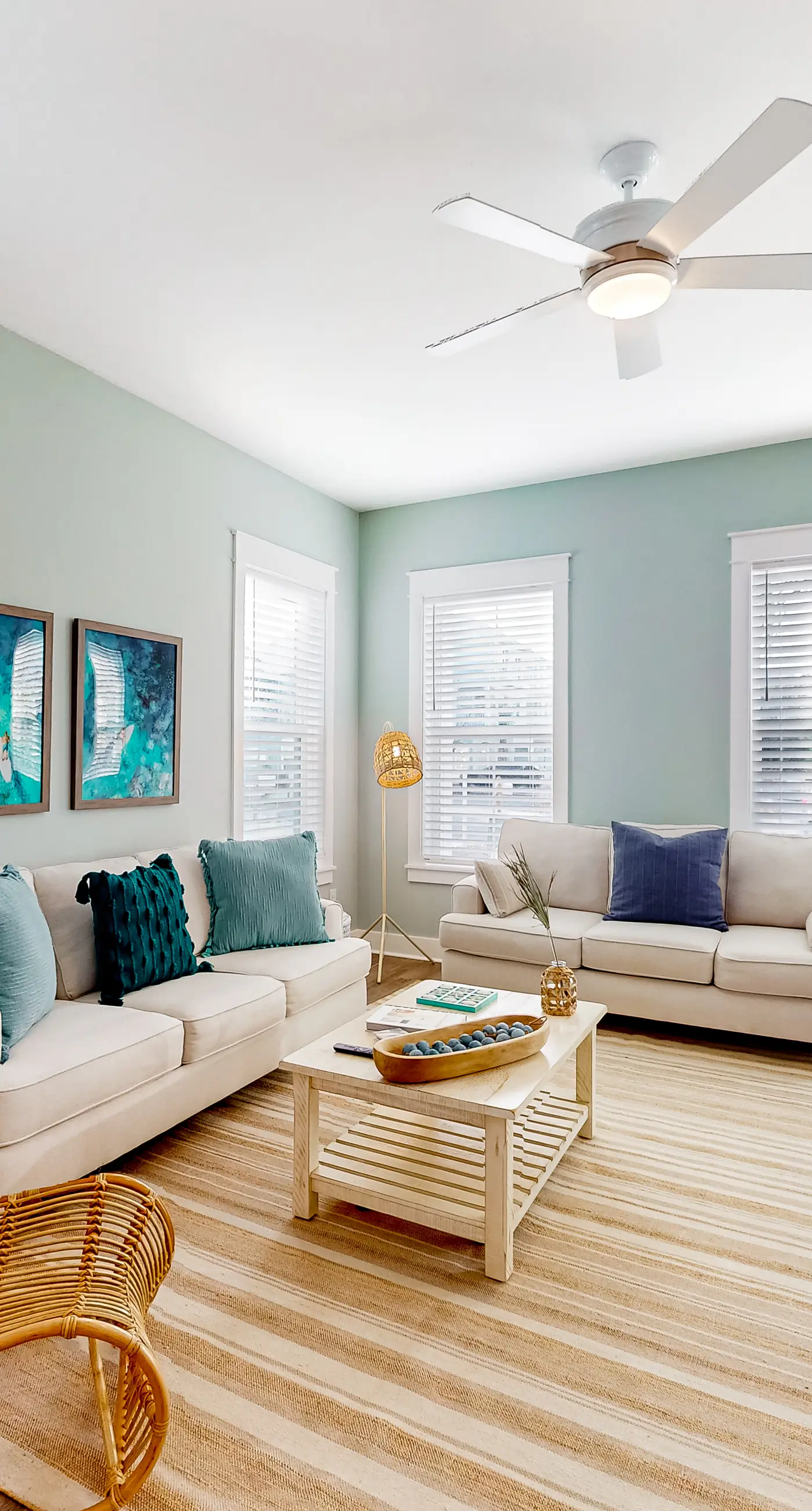 Dog-friendly home on Signal Hill Golf Course with balcony - close to the beach