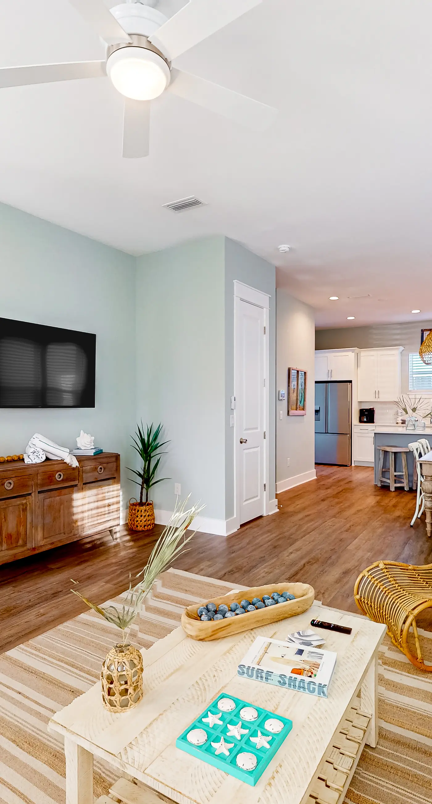 Dog-friendly home on Signal Hill Golf Course with balcony - close to the beach