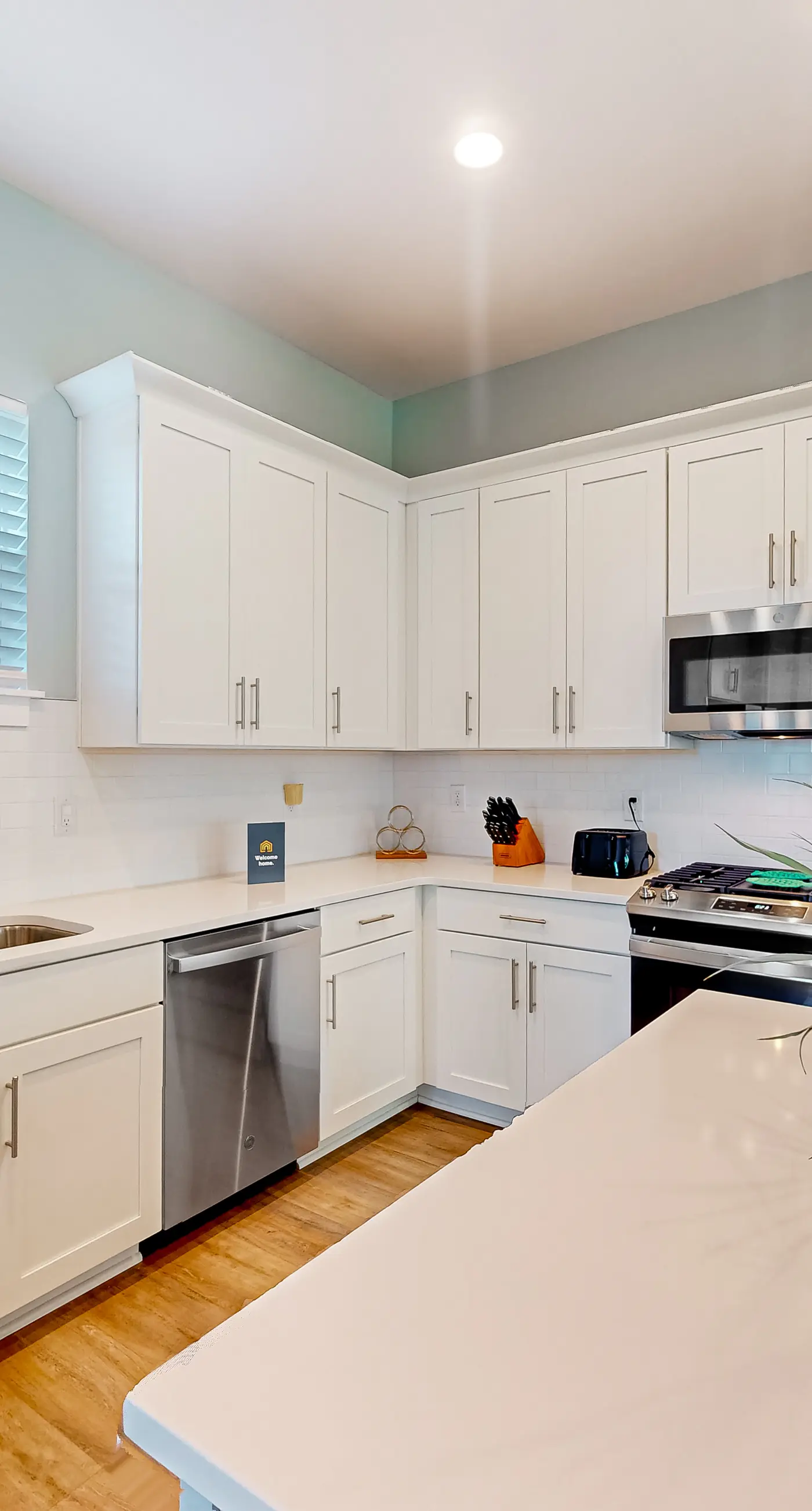 Dog-friendly home on Signal Hill Golf Course with balcony - close to the beach