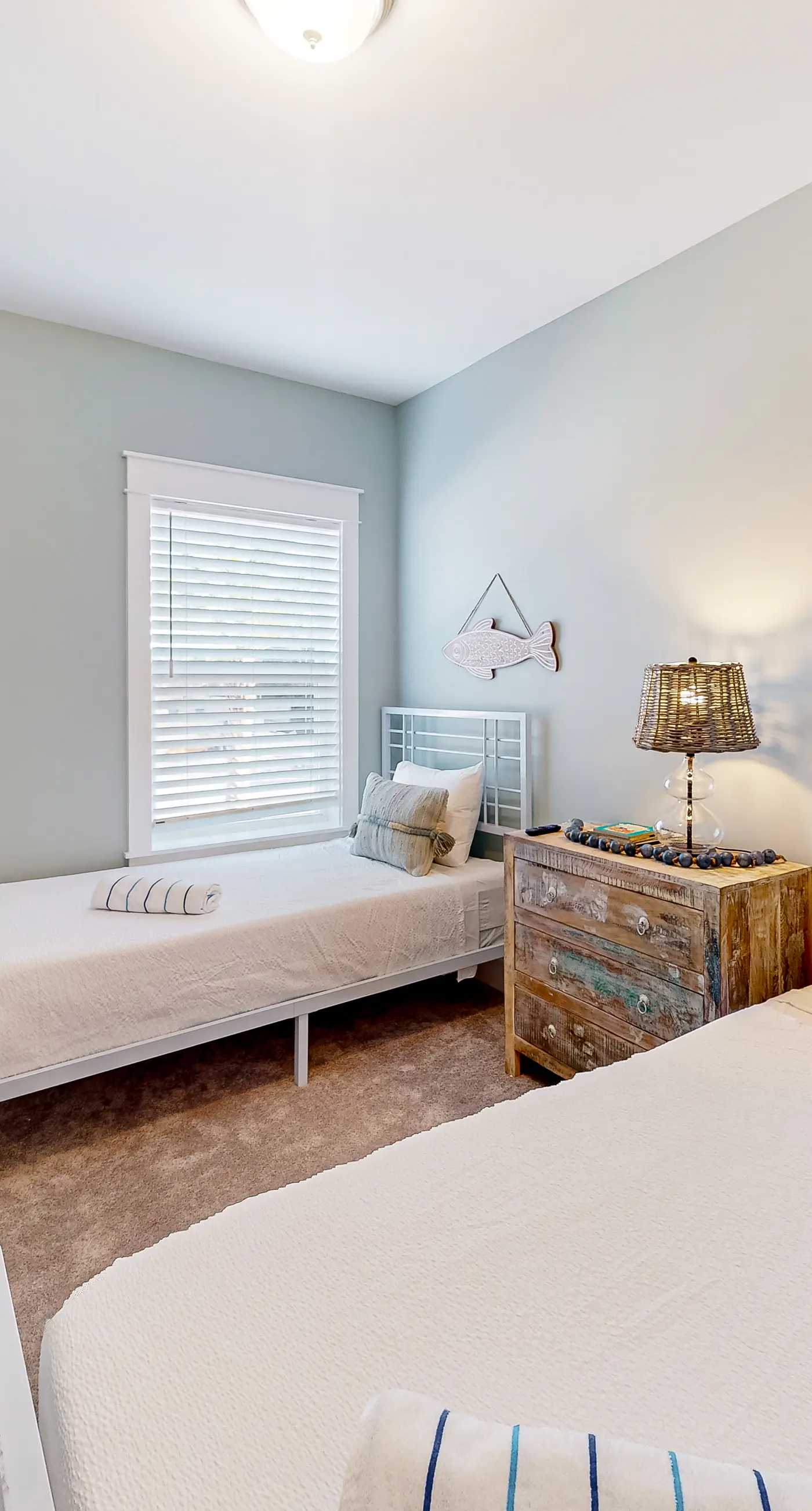 Dog-friendly home on Signal Hill Golf Course with balcony - close to the beach