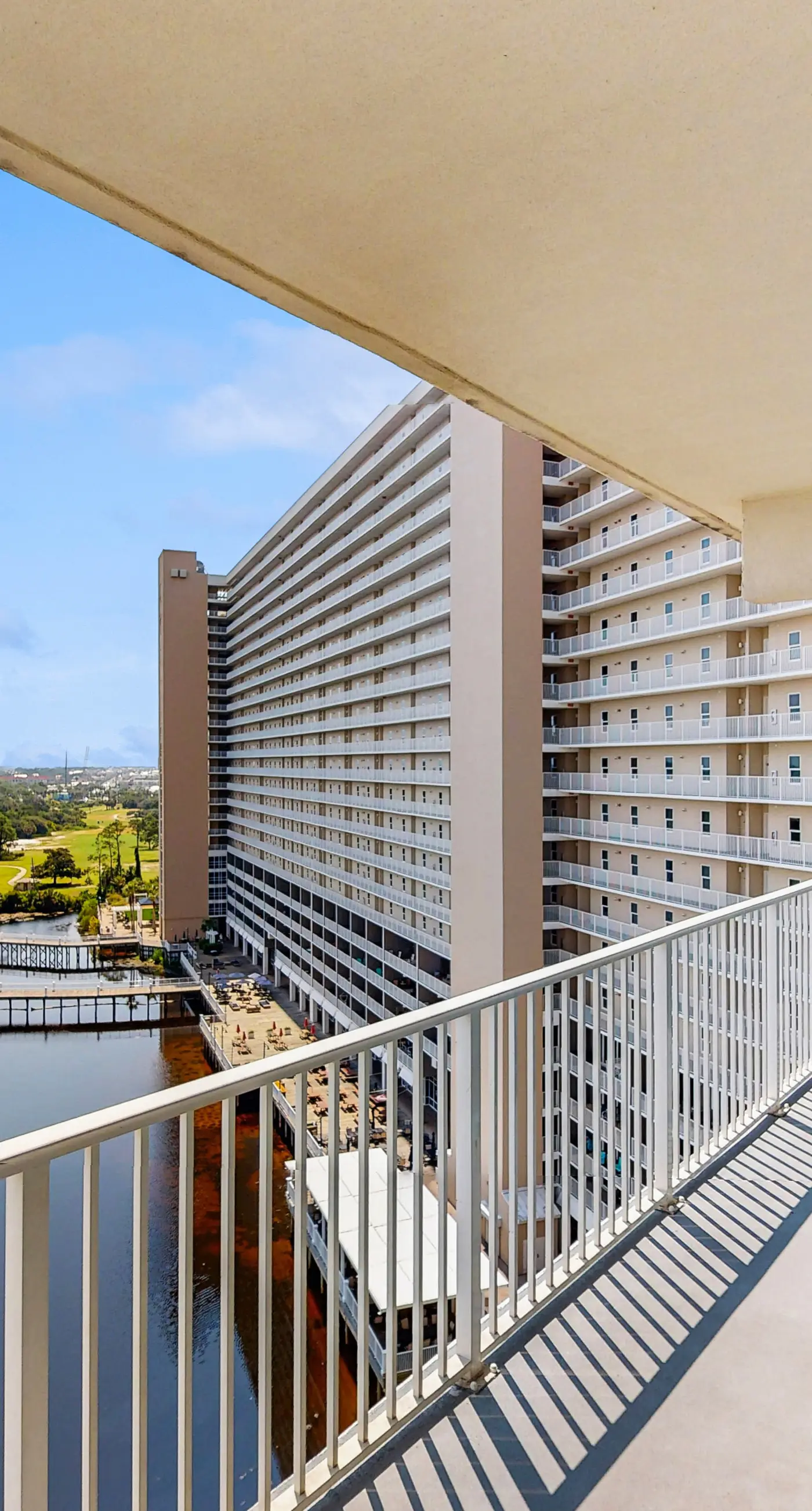 Resort condo w/ shared hot tub, 5 pools, lake & gulf views! Snowbirds welcome!