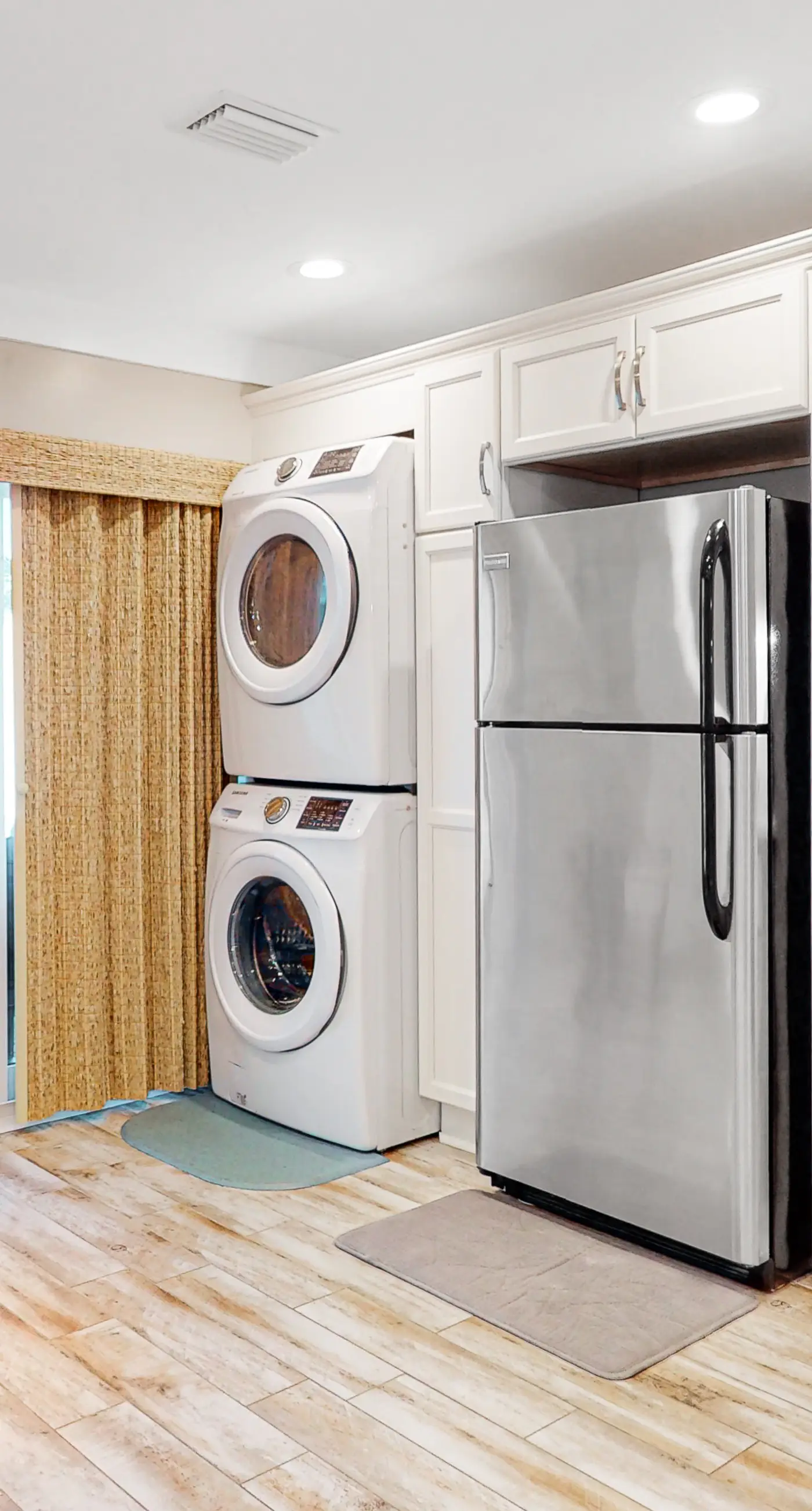 Three-story condo in beachfront complex with patios, balconies, pool & hot tub