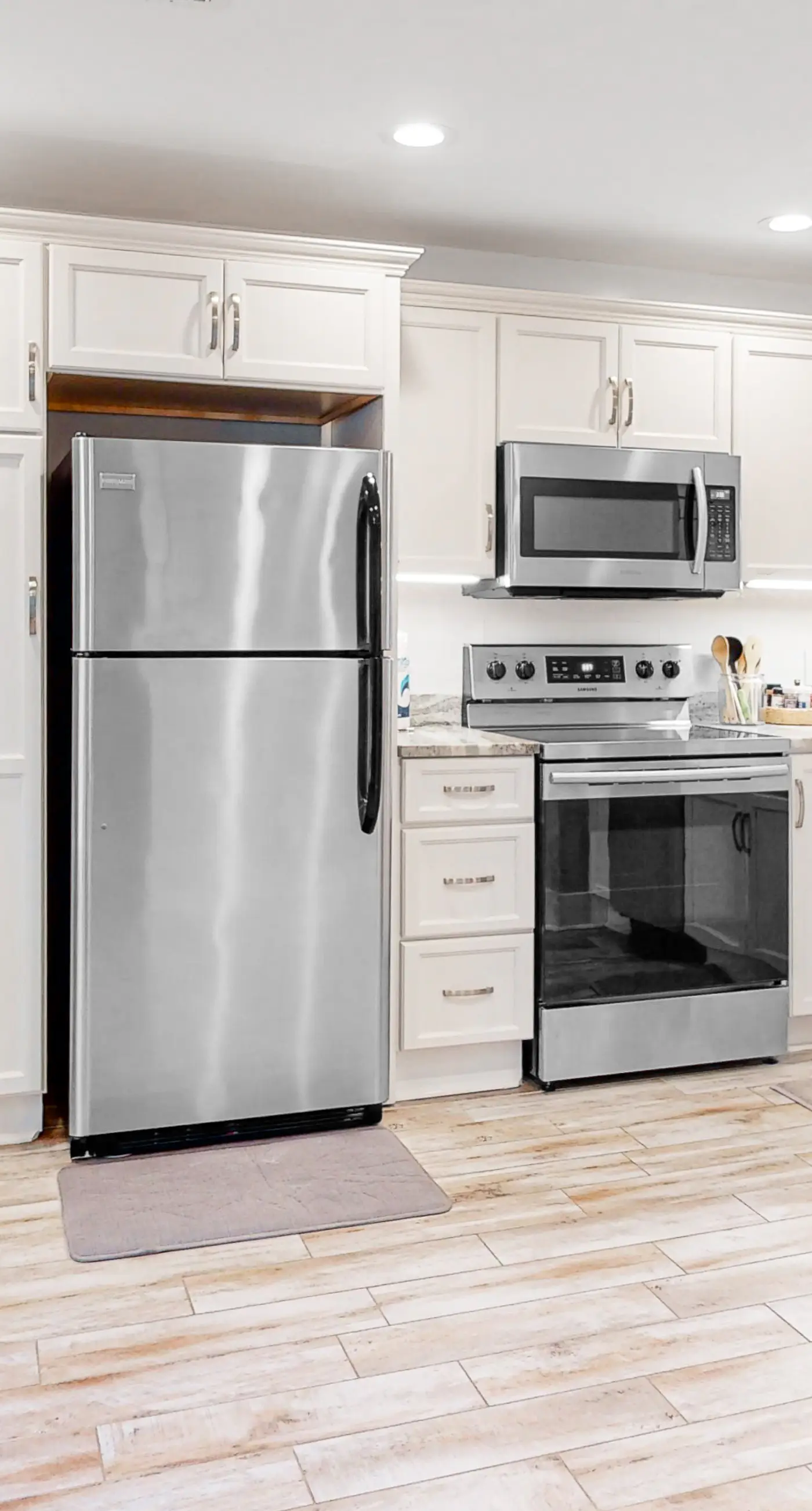 Three-story condo in beachfront complex with patios, balconies, pool & hot tub