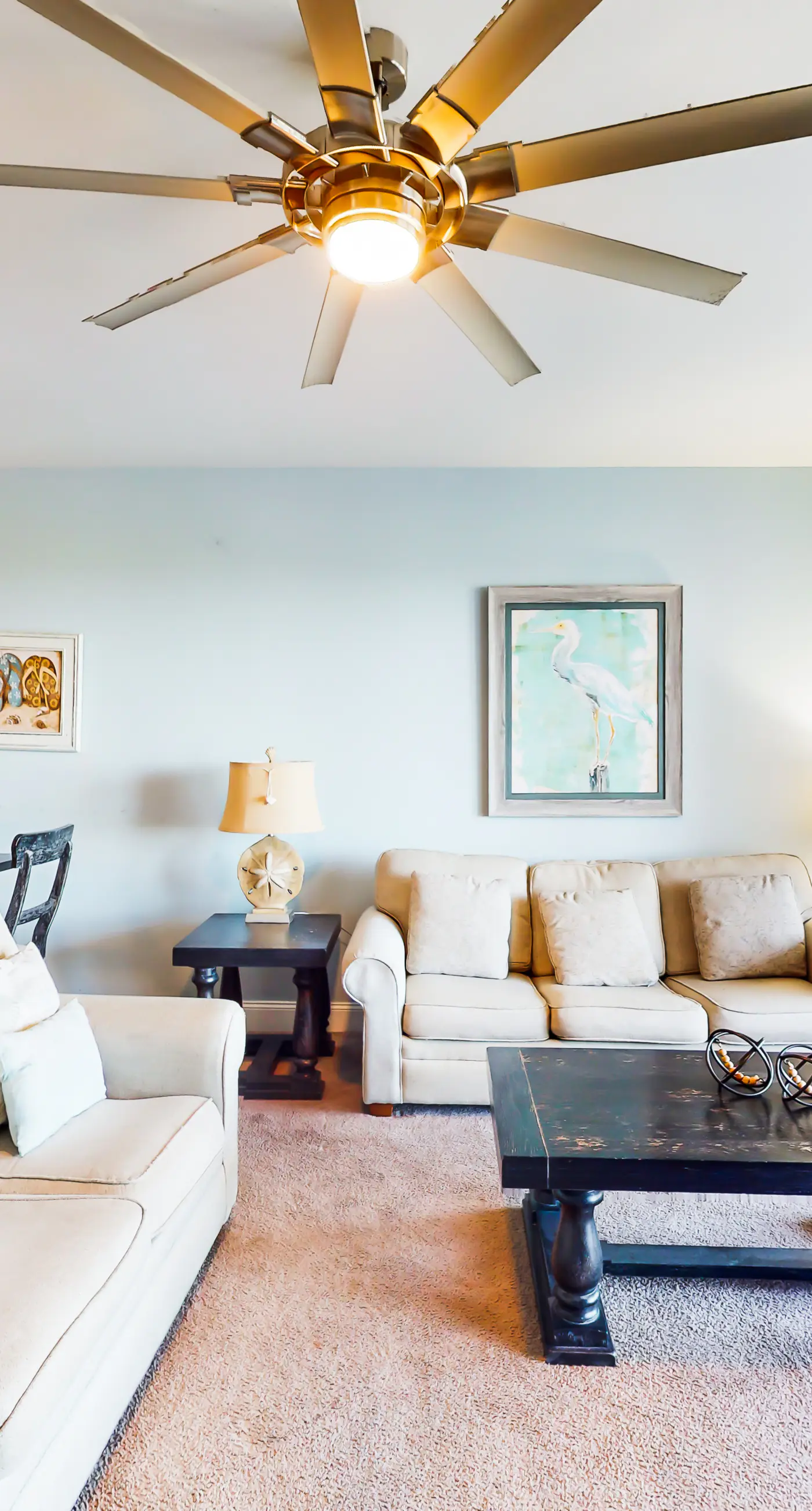 Waterfront condo with access to pools, hot tub, & putting green - balcony and AC