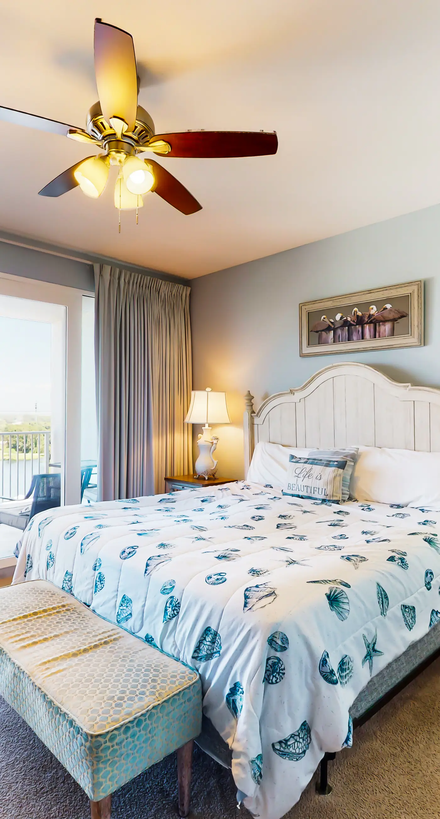 Waterfront condo with access to pools, hot tub, & putting green - balcony and AC