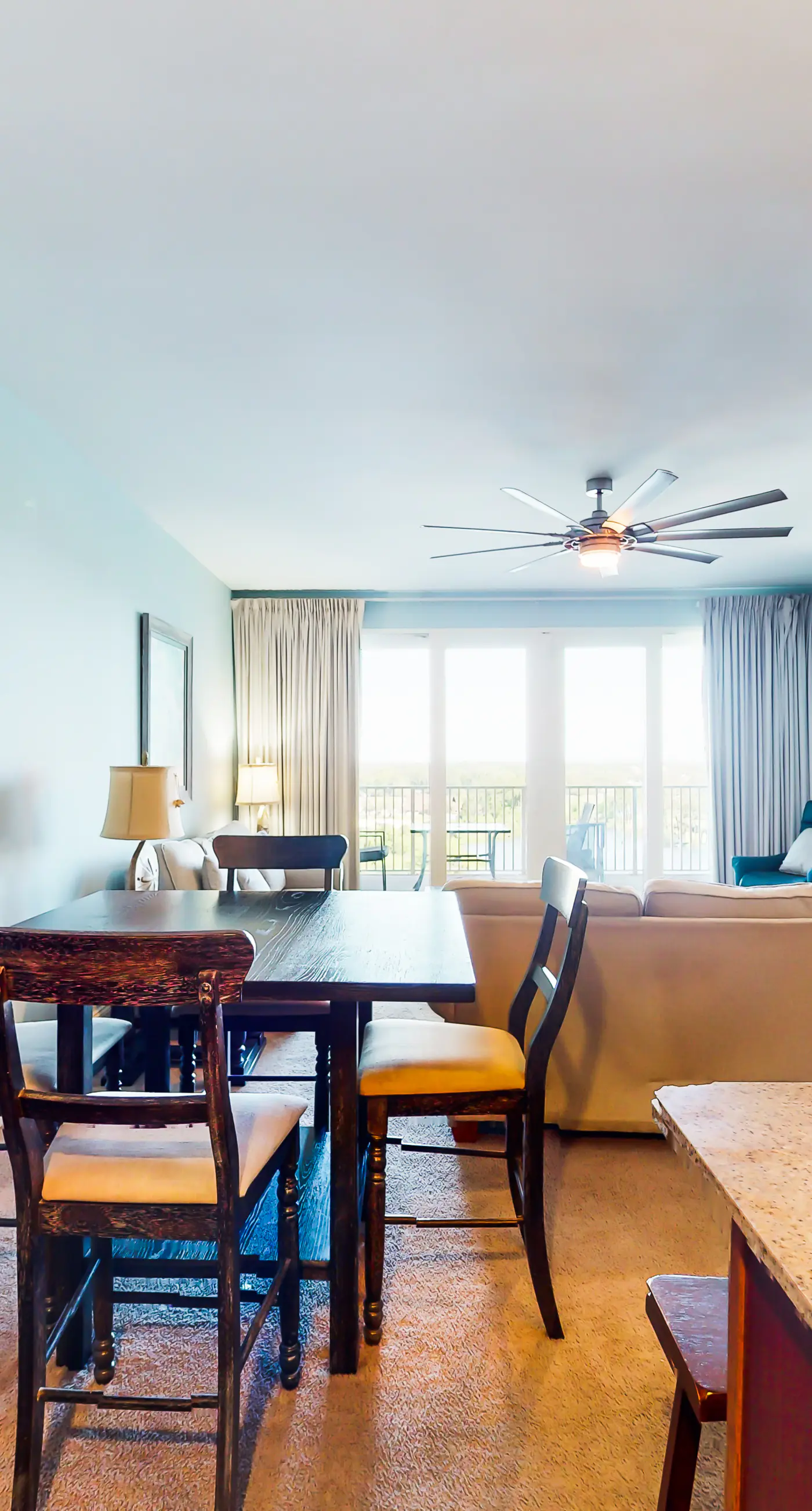Waterfront condo with access to pools, hot tub, & putting green - balcony and AC