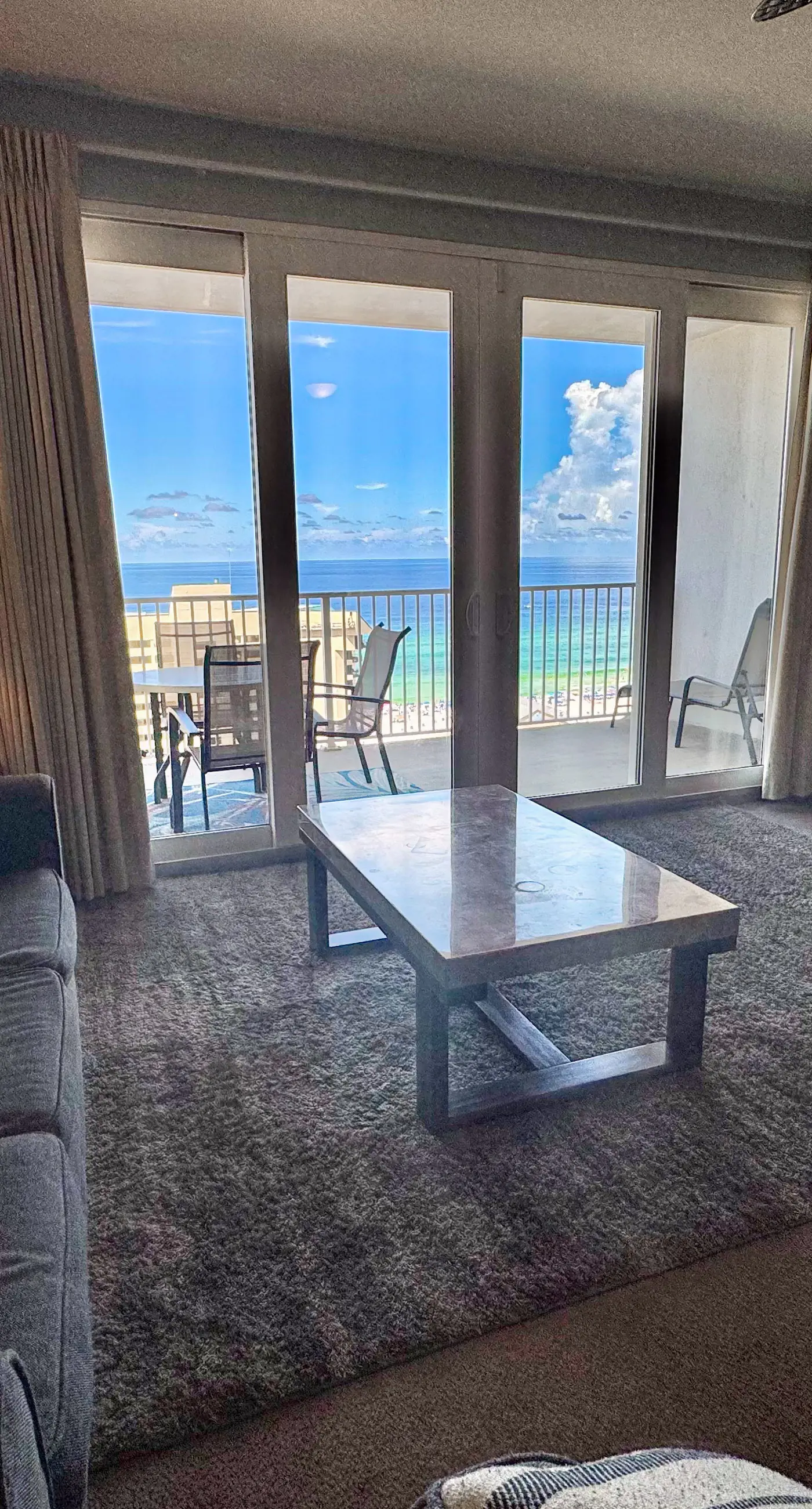 14th-floor condo w/private balcony, water views, outdoor pool, hot tub, gym