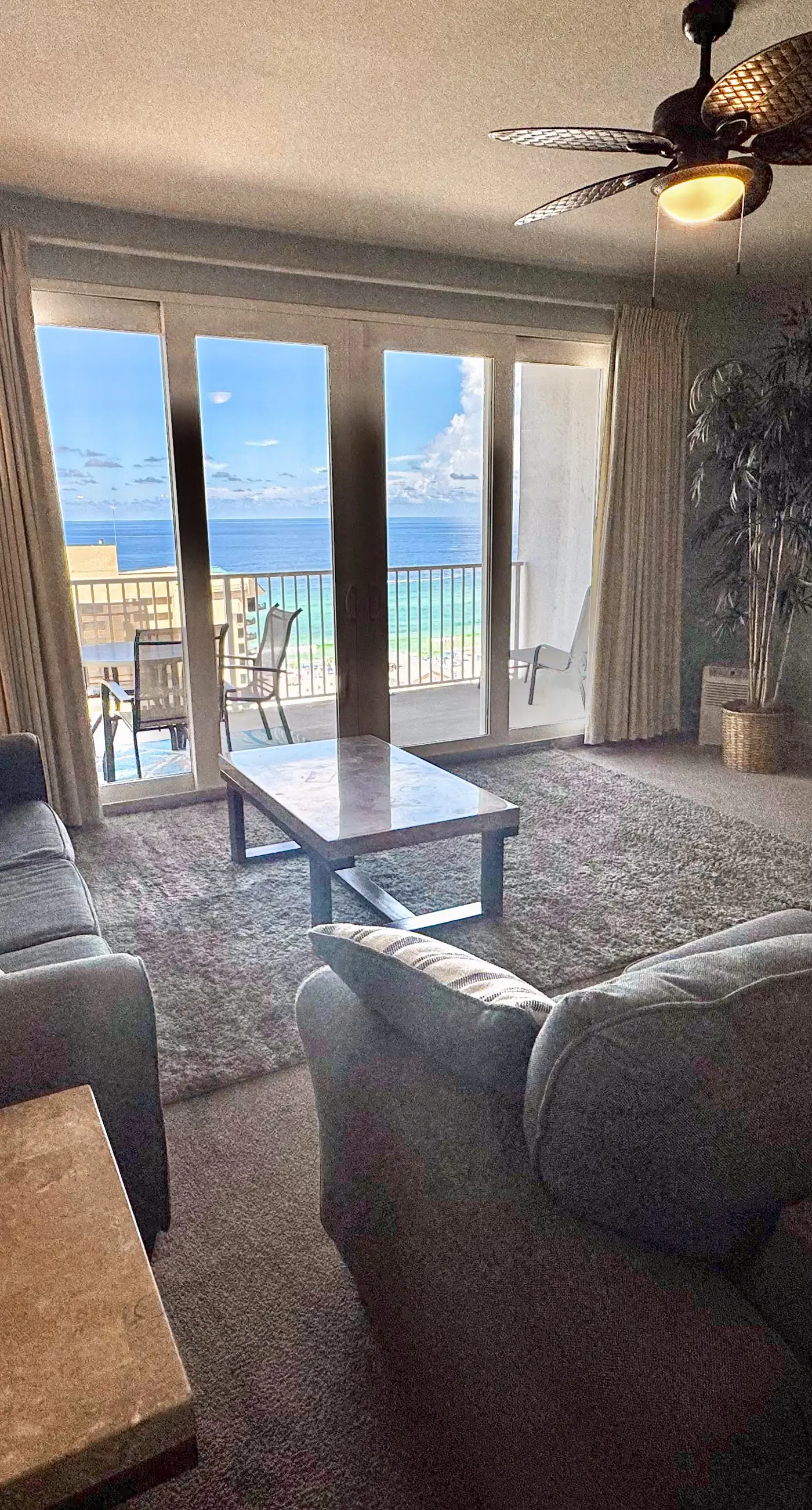 14th-floor condo w/private balcony, water views, outdoor pool, hot tub, gym