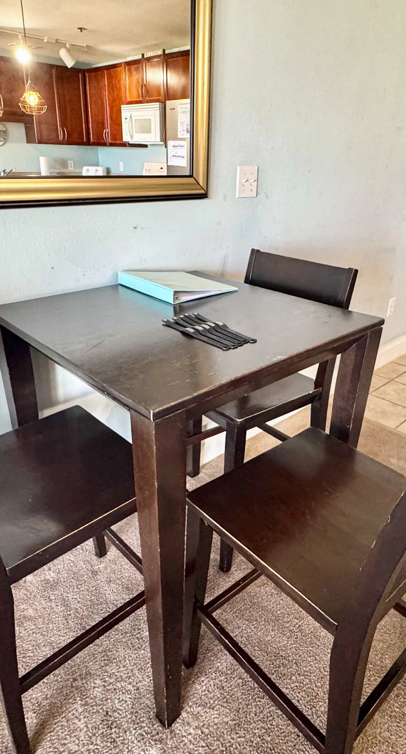 14th-floor condo w/private balcony, water views, outdoor pool, hot tub, gym
