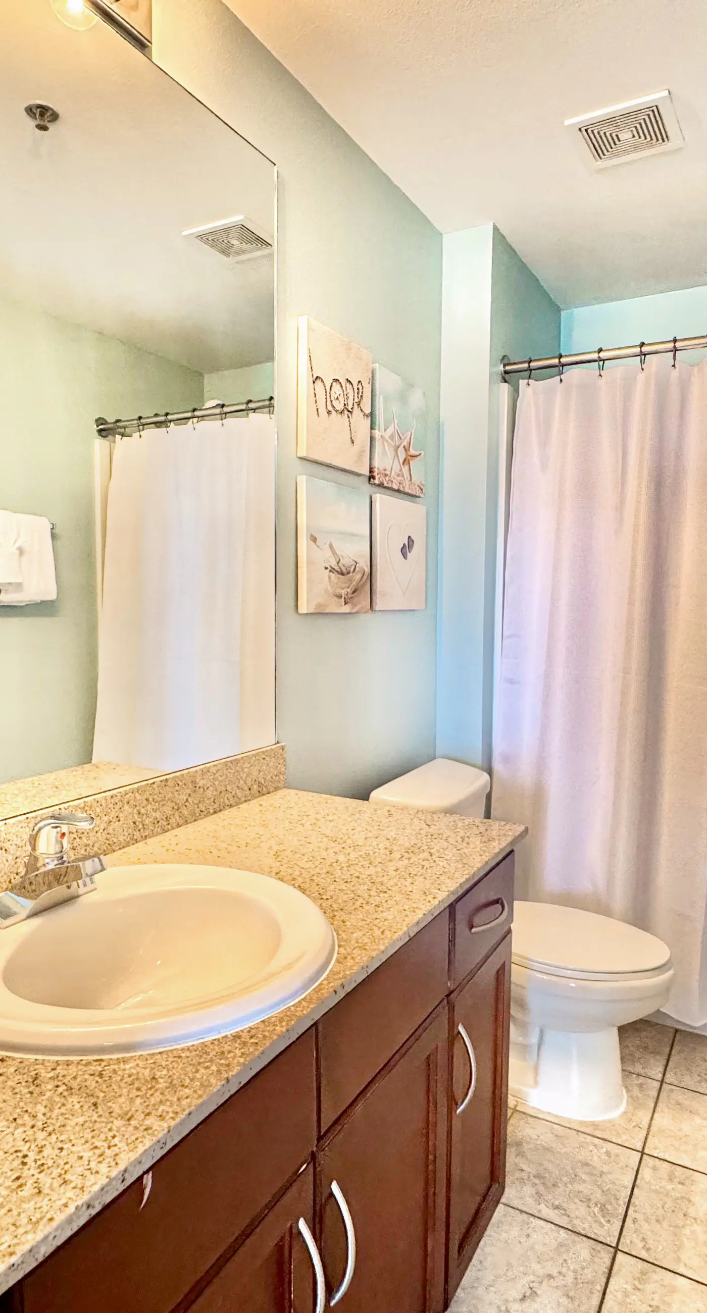 14th-floor condo w/private balcony, water views, outdoor pool, hot tub, gym