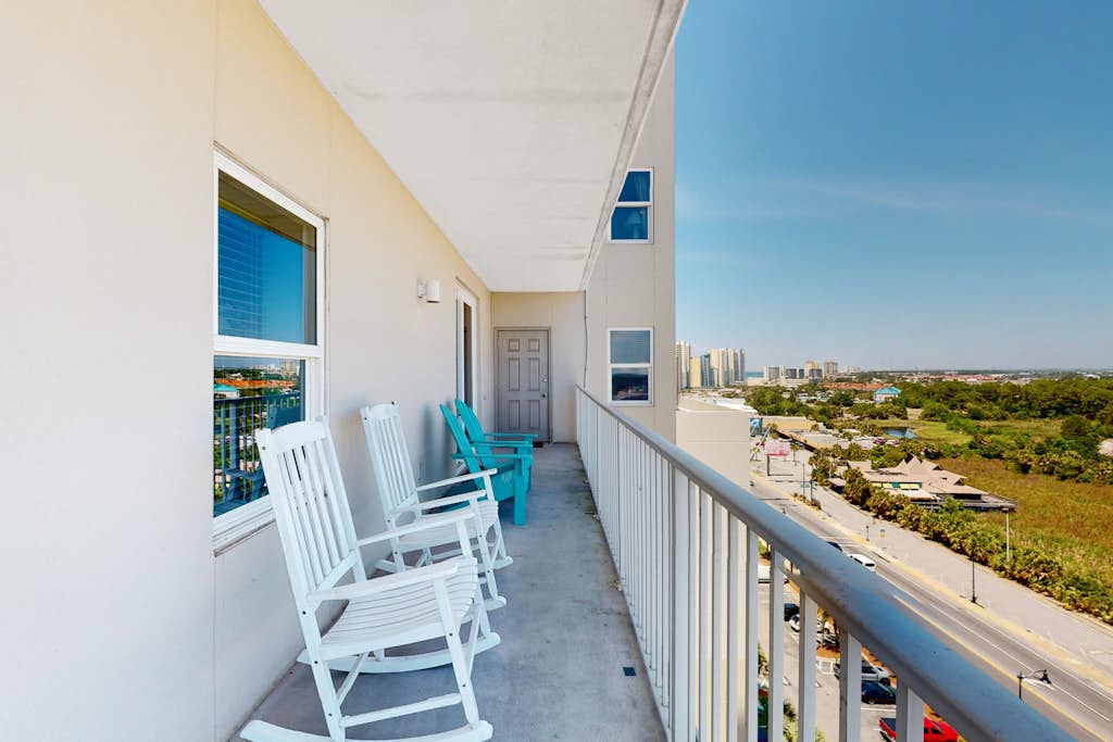 Laketown Wharf 1038