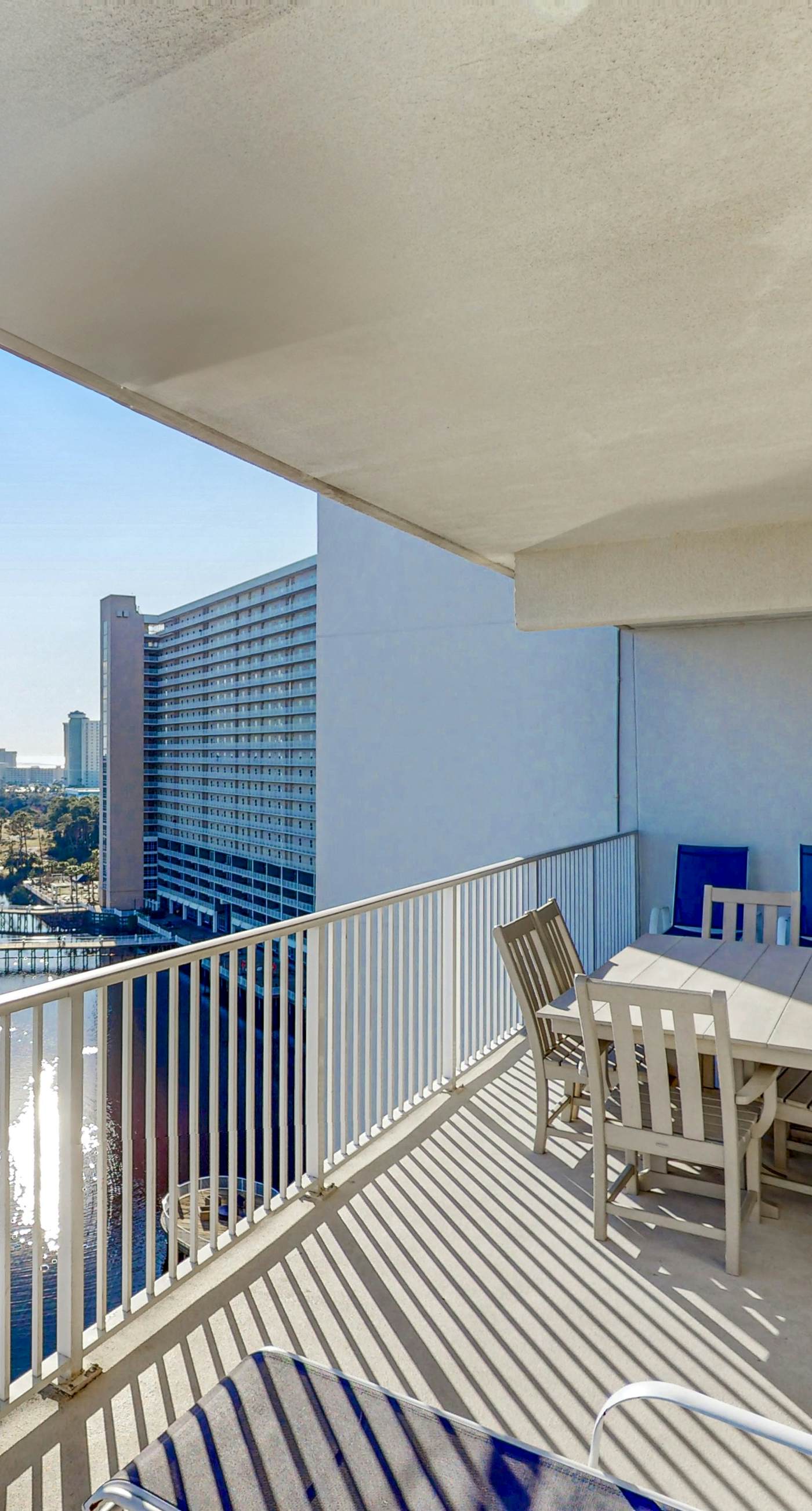 Laketown Wharf 1138