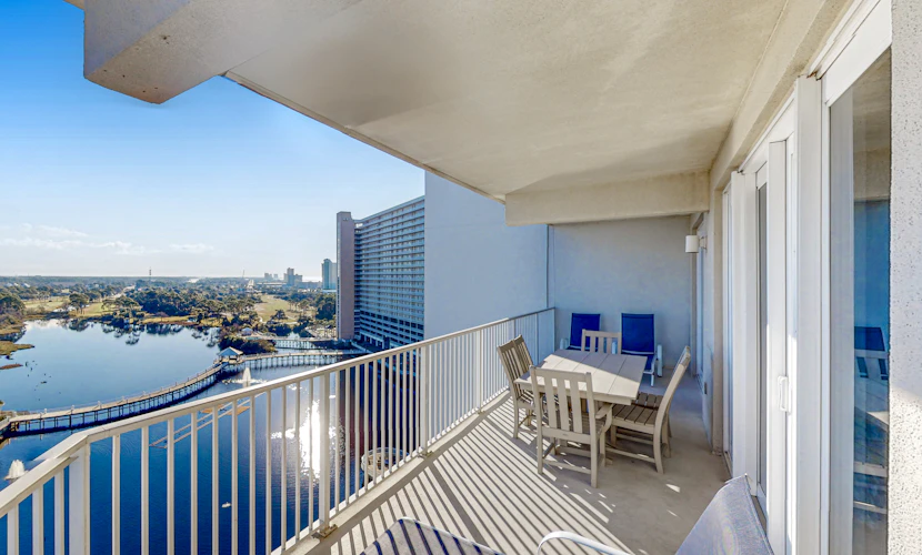 Laketown Wharf 1138