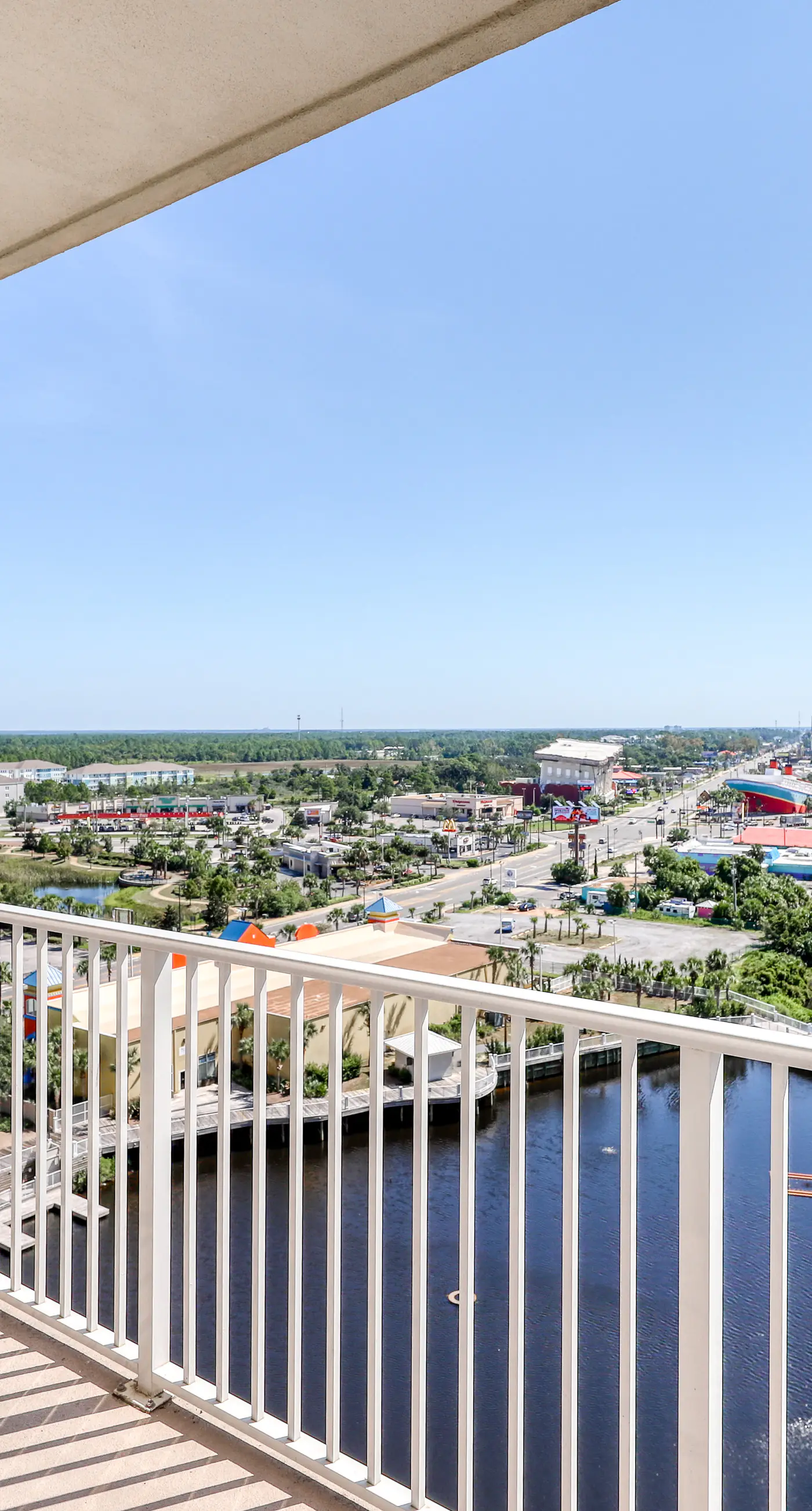 Resort condo w/ five shared pools, a hot tub, beach access, & on-site dining