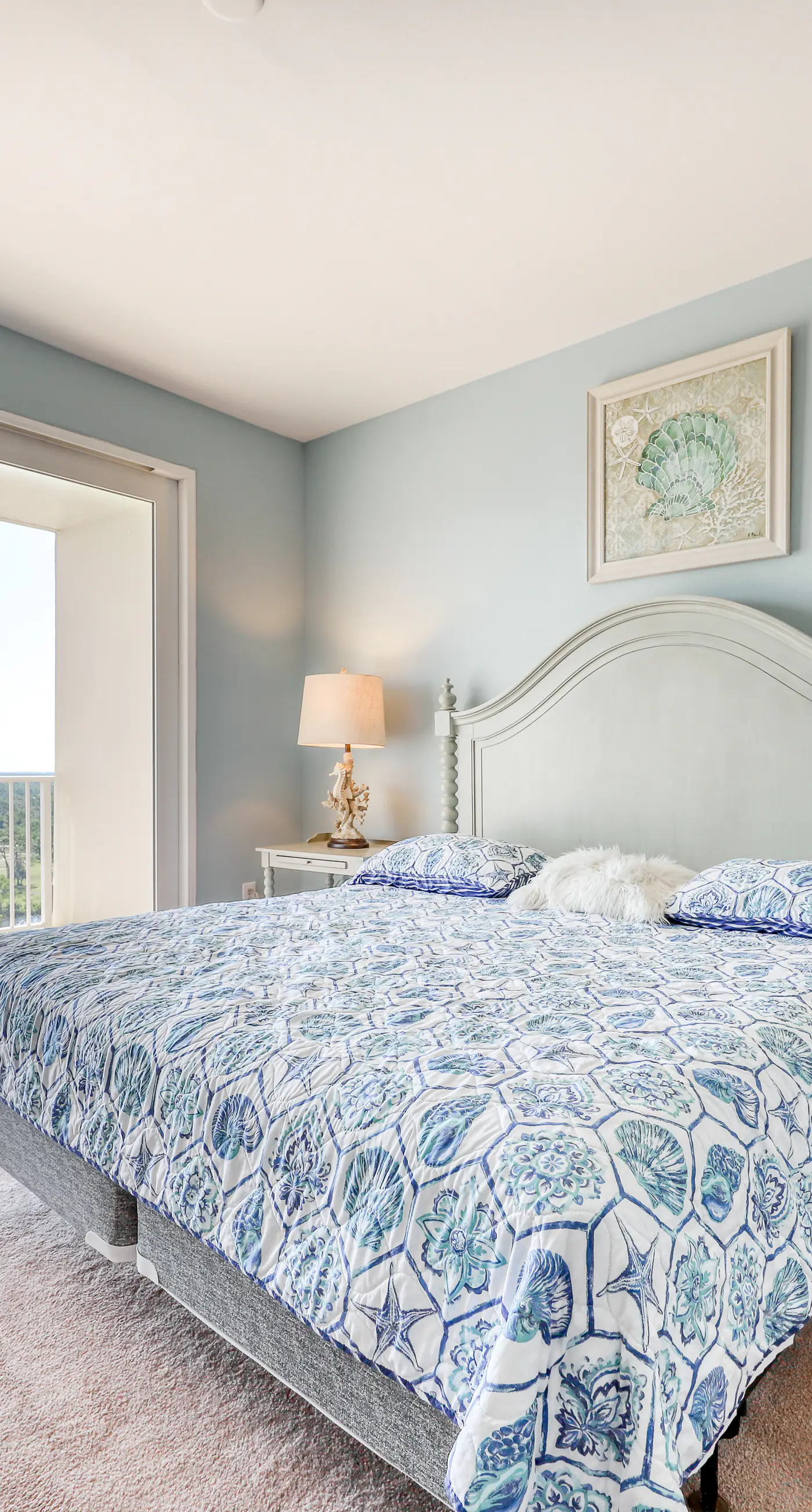 Resort condo w/ five shared pools, a hot tub, beach access, & on-site dining