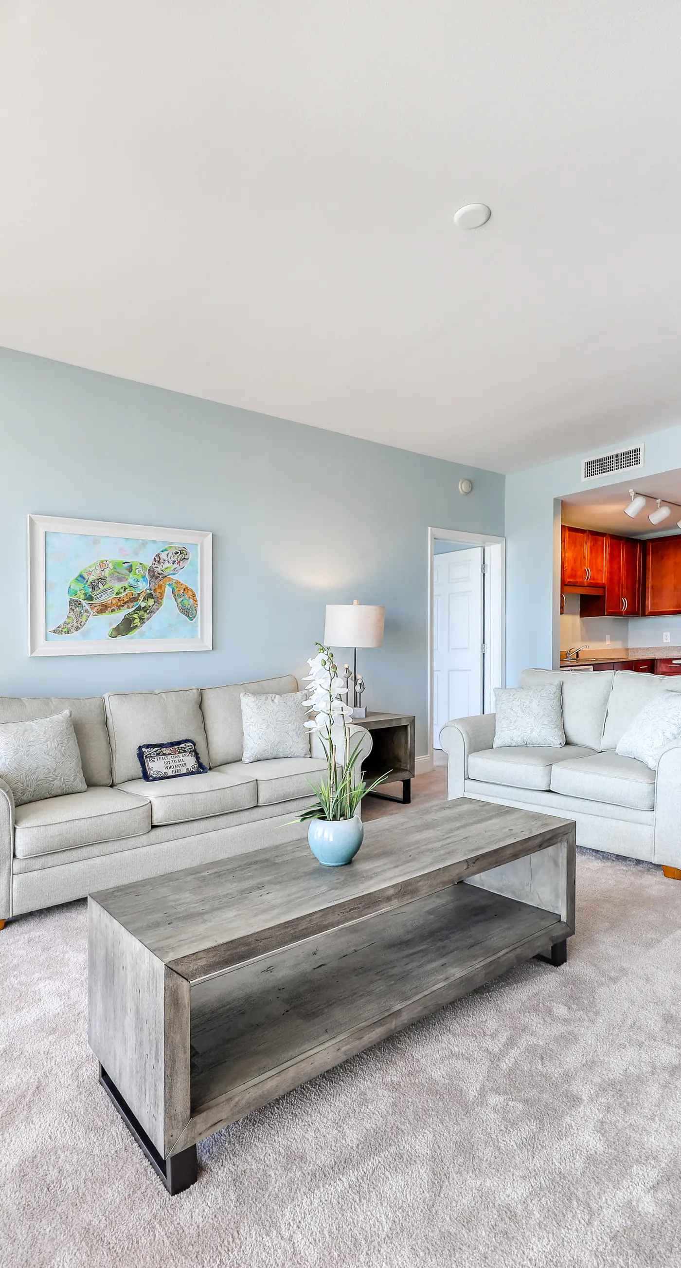 Resort condo w/ five shared pools, a hot tub, beach access, & on-site dining