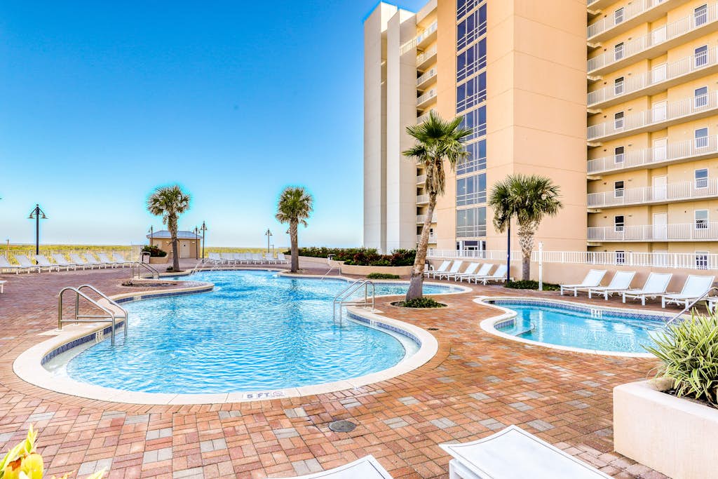 Condo with five pools, hot tubs, saunas, gym, game room, & balcony