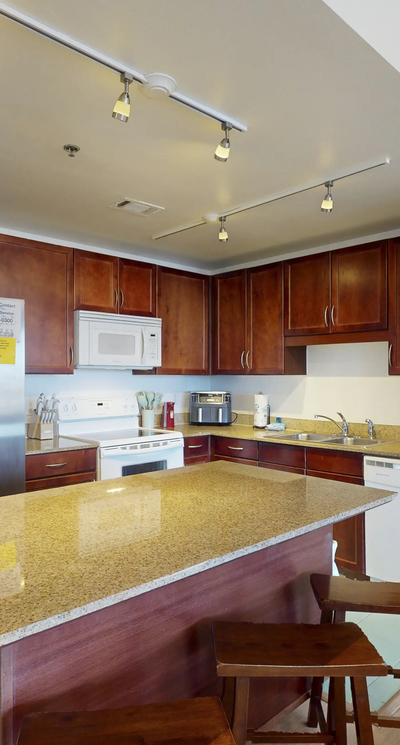 Condo with five pools, hot tubs, saunas, gym, game room, & balcony