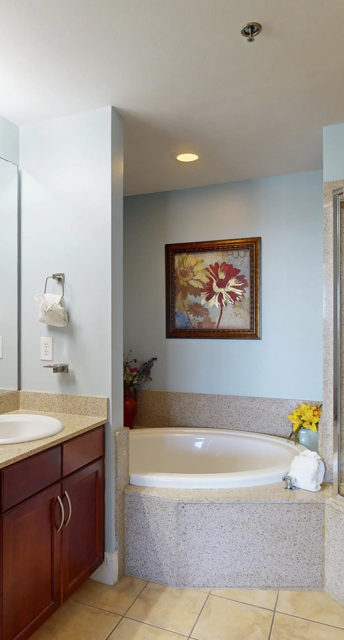 Condo with five pools, hot tubs, saunas, gym, game room, & balcony
