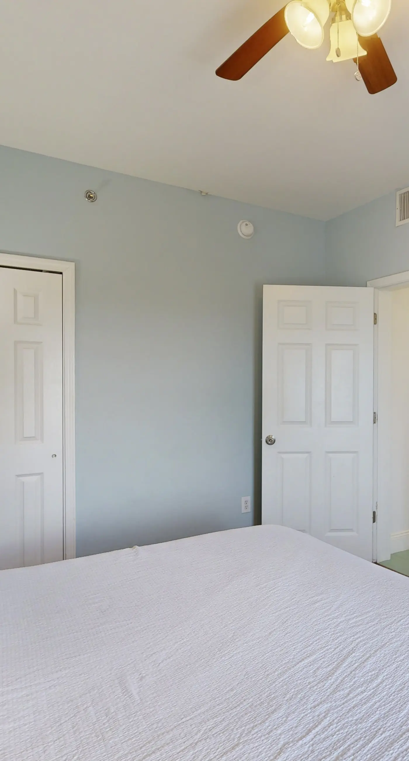Condo with five pools, hot tubs, saunas, gym, game room, & balcony
