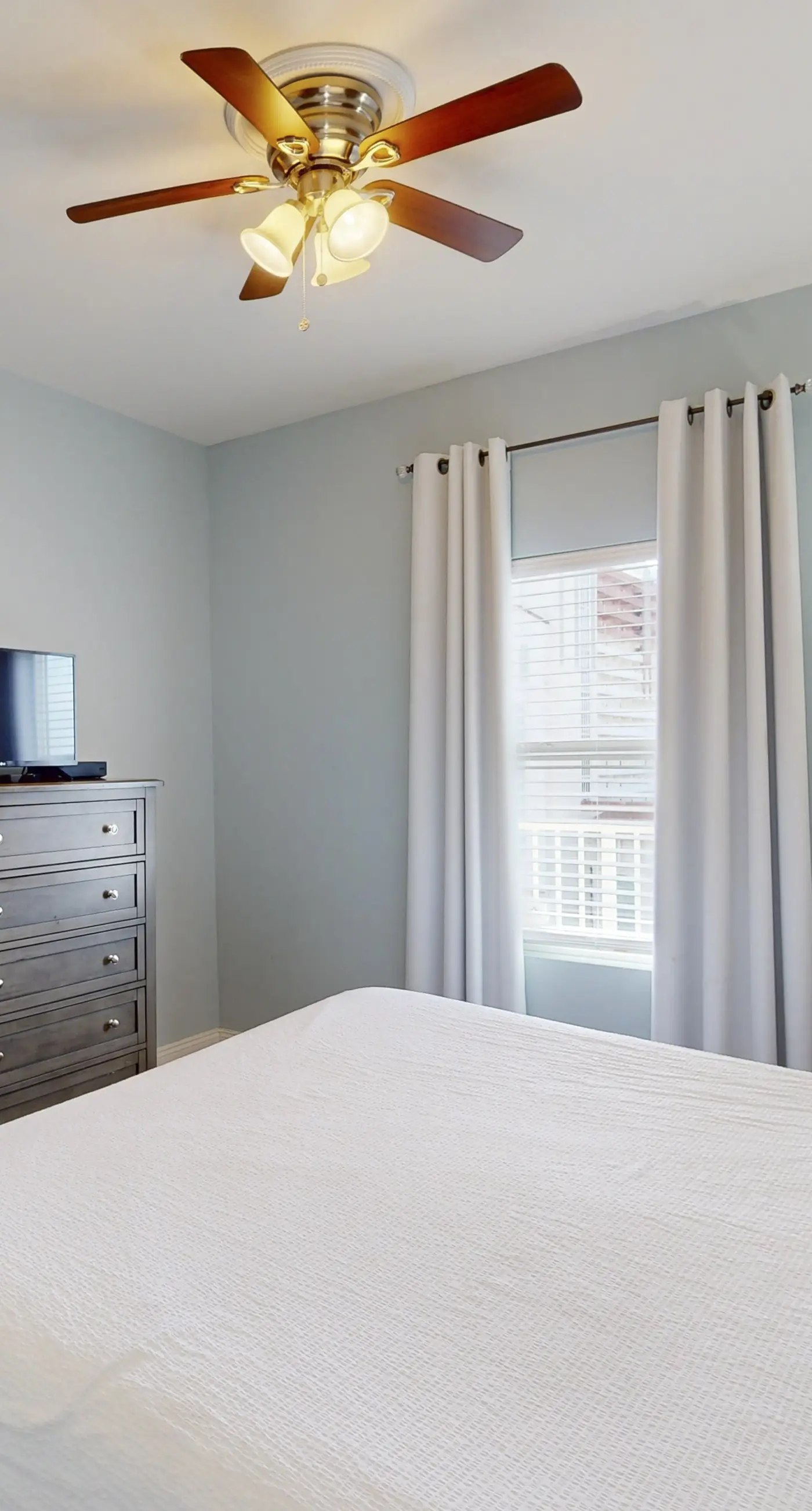 Condo with five pools, hot tubs, saunas, gym, game room, & balcony