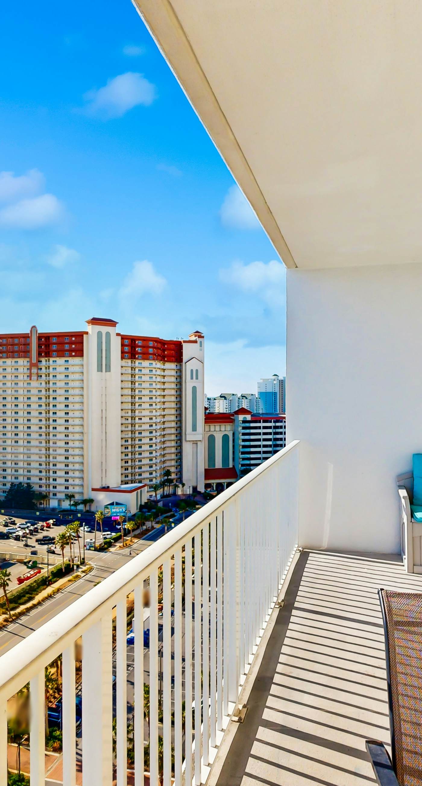 14th floor condo with pool & hot tub access, ocean view, WiFi, W/D, & central AC