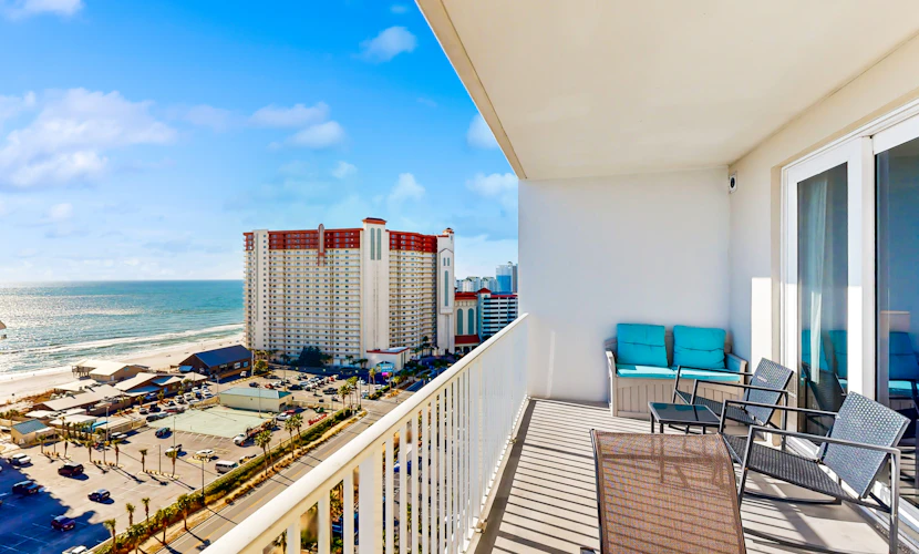 14th floor condo with pool & hot tub access, ocean view, WiFi, W/D, & central AC