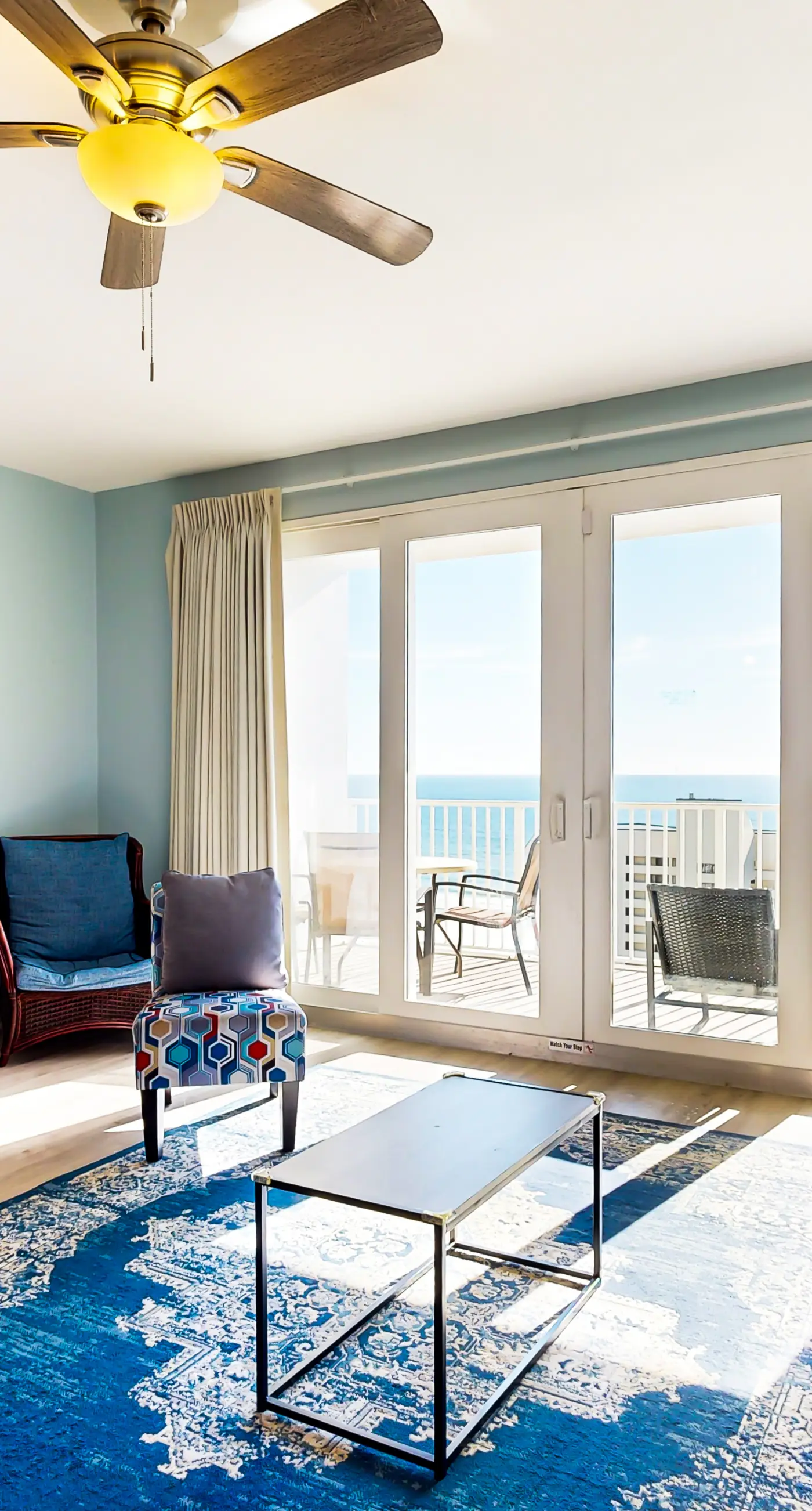 14th floor condo with pool & hot tub access, ocean view, WiFi, W/D, & central AC