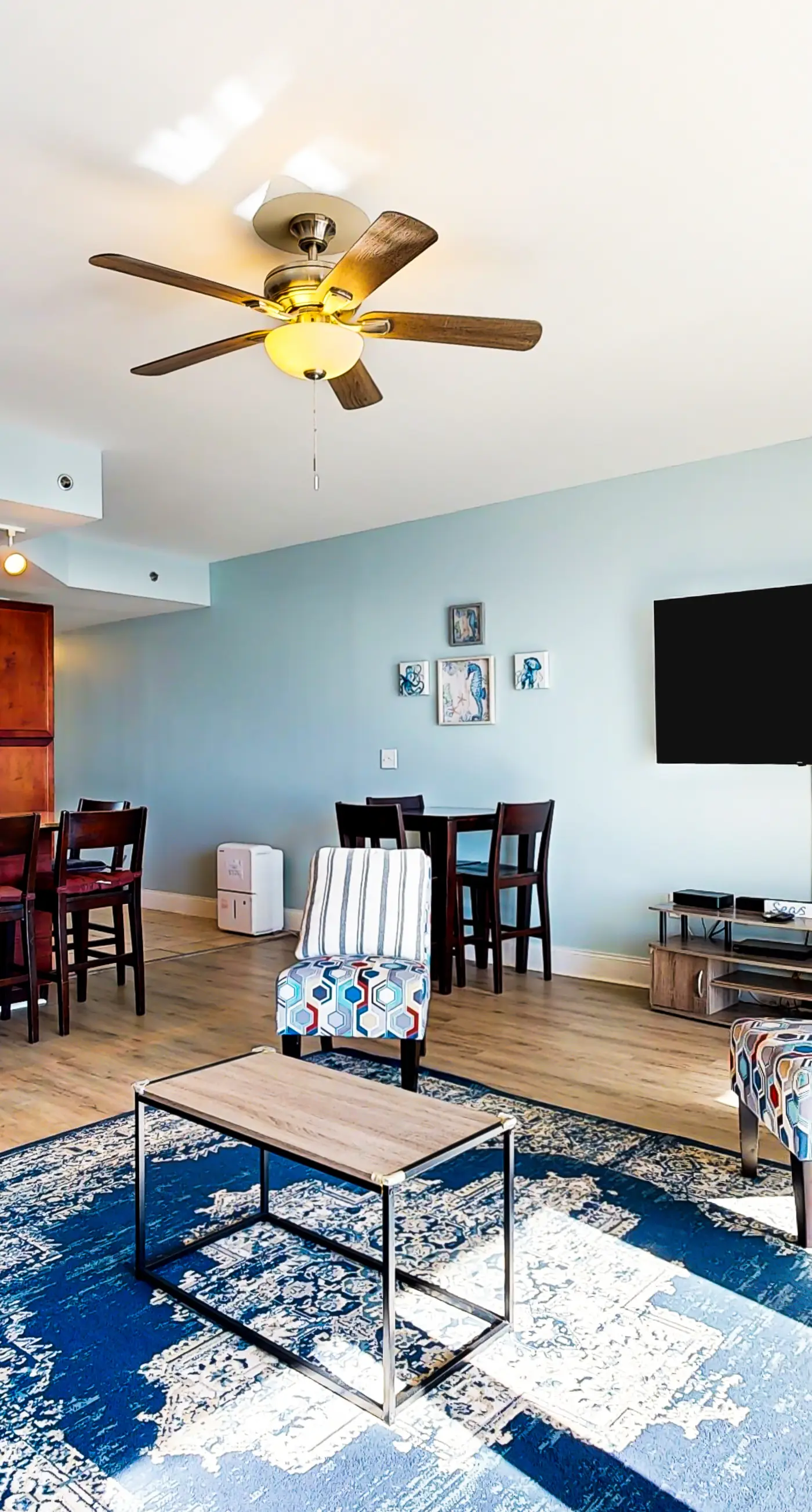 14th floor condo with pool & hot tub access, ocean view, WiFi, W/D, & central AC
