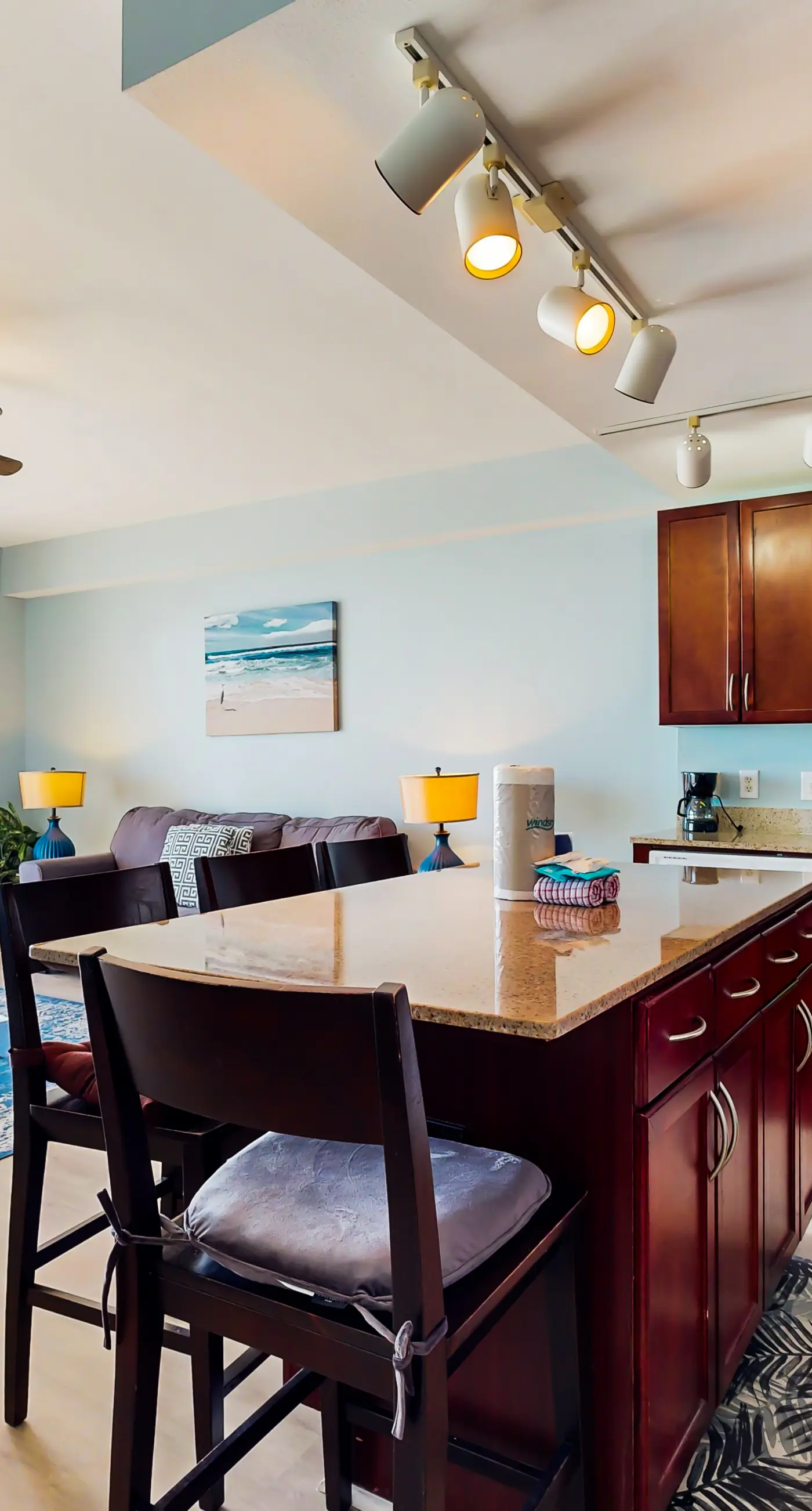 14th floor condo with pool & hot tub access, ocean view, WiFi, W/D, & central AC
