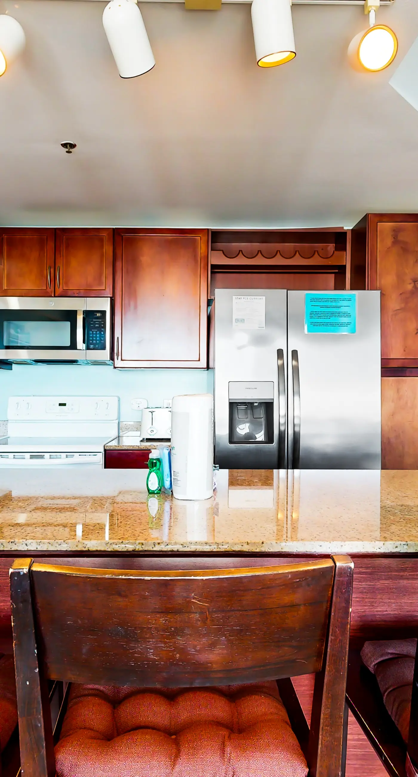 14th floor condo with pool & hot tub access, ocean view, WiFi, W/D, & central AC