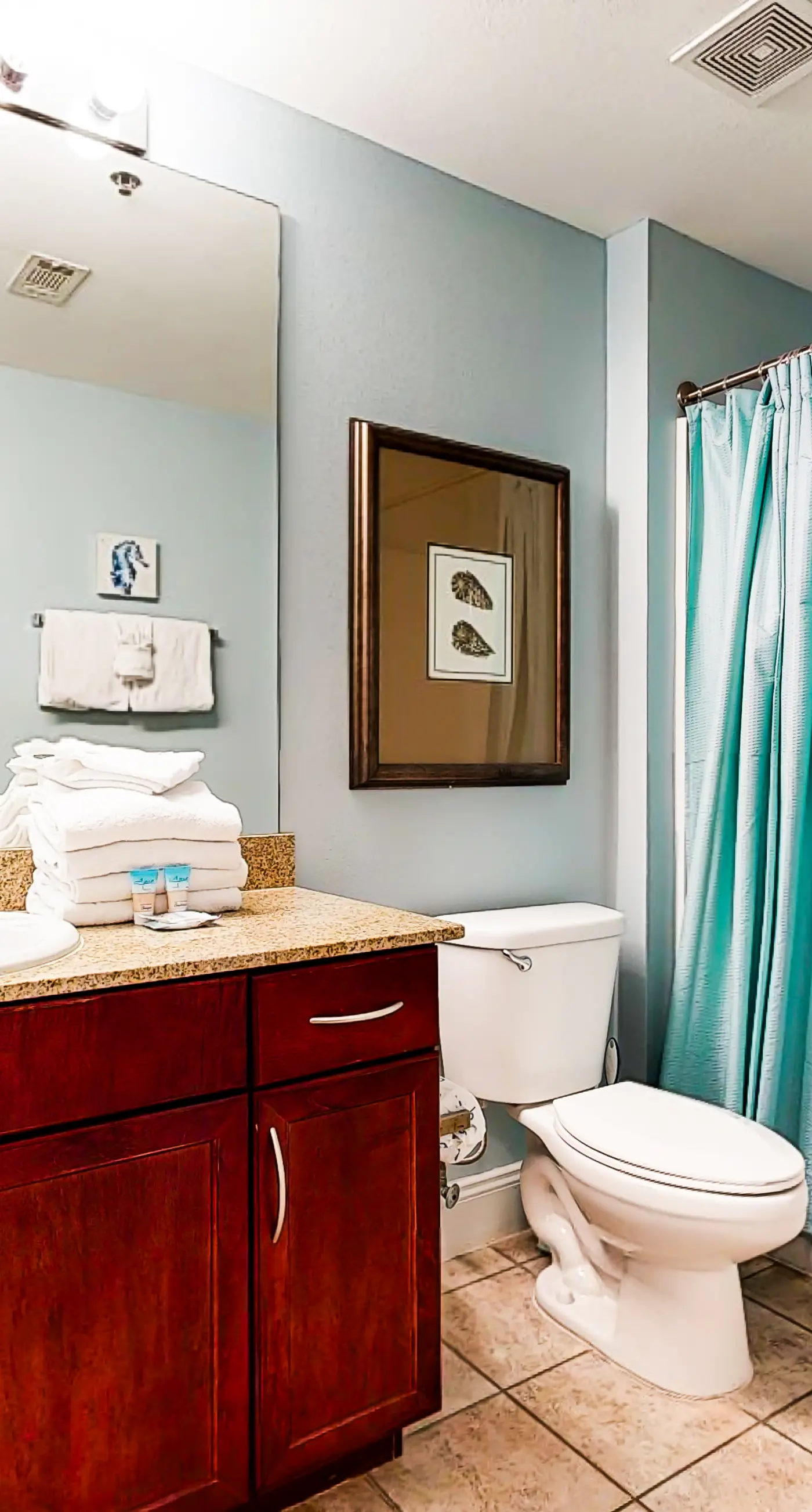 14th floor condo with pool & hot tub access, ocean view, WiFi, W/D, & central AC
