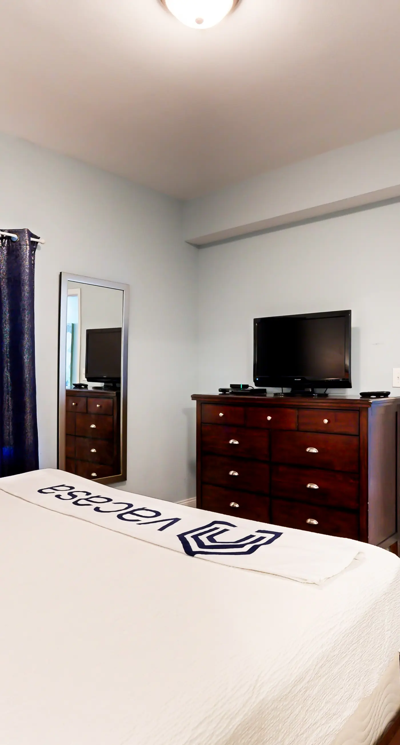 14th floor condo with pool & hot tub access, ocean view, WiFi, W/D, & central AC