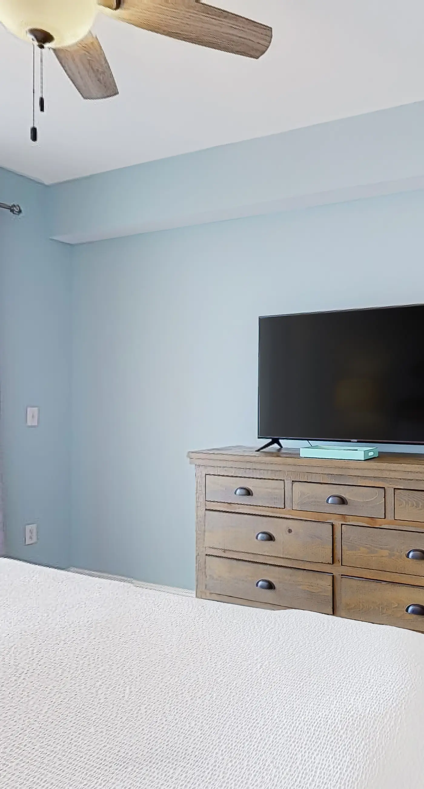 Spacious condo with bunk beds, rooftop pool, hot tub, washer/dryer & central AC