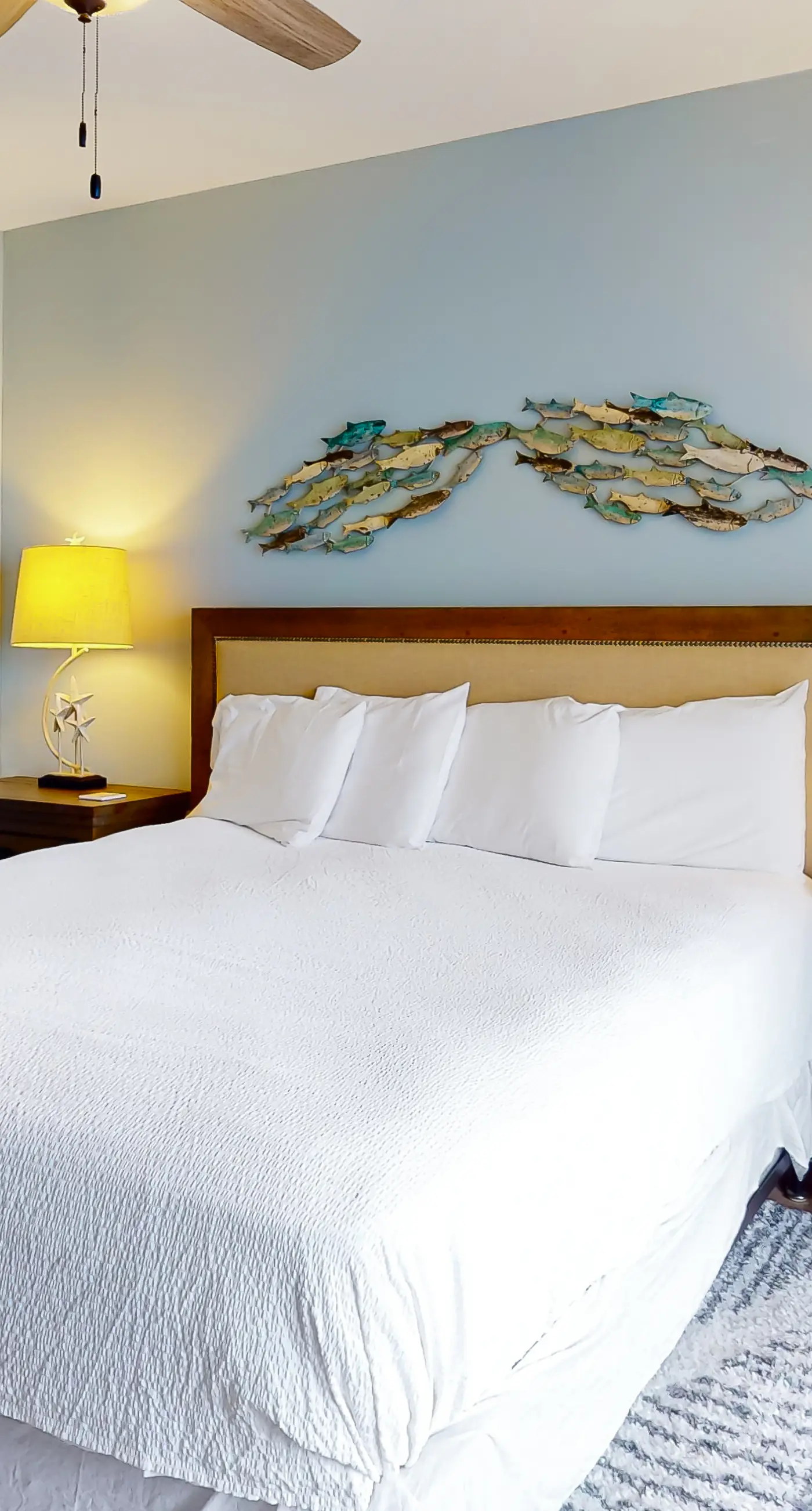 Spacious condo with bunk beds, rooftop pool, hot tub, washer/dryer & central AC