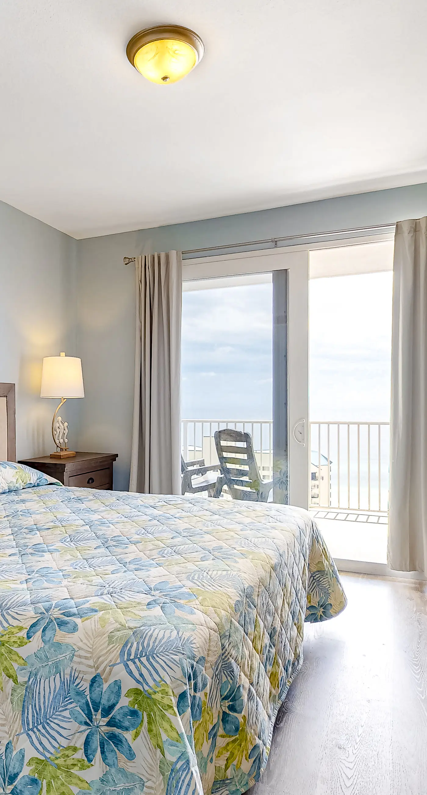 Wonderful Beach Escape W/ Shared Pools/Hot Tubs, Private Balcony, & Free WiFi