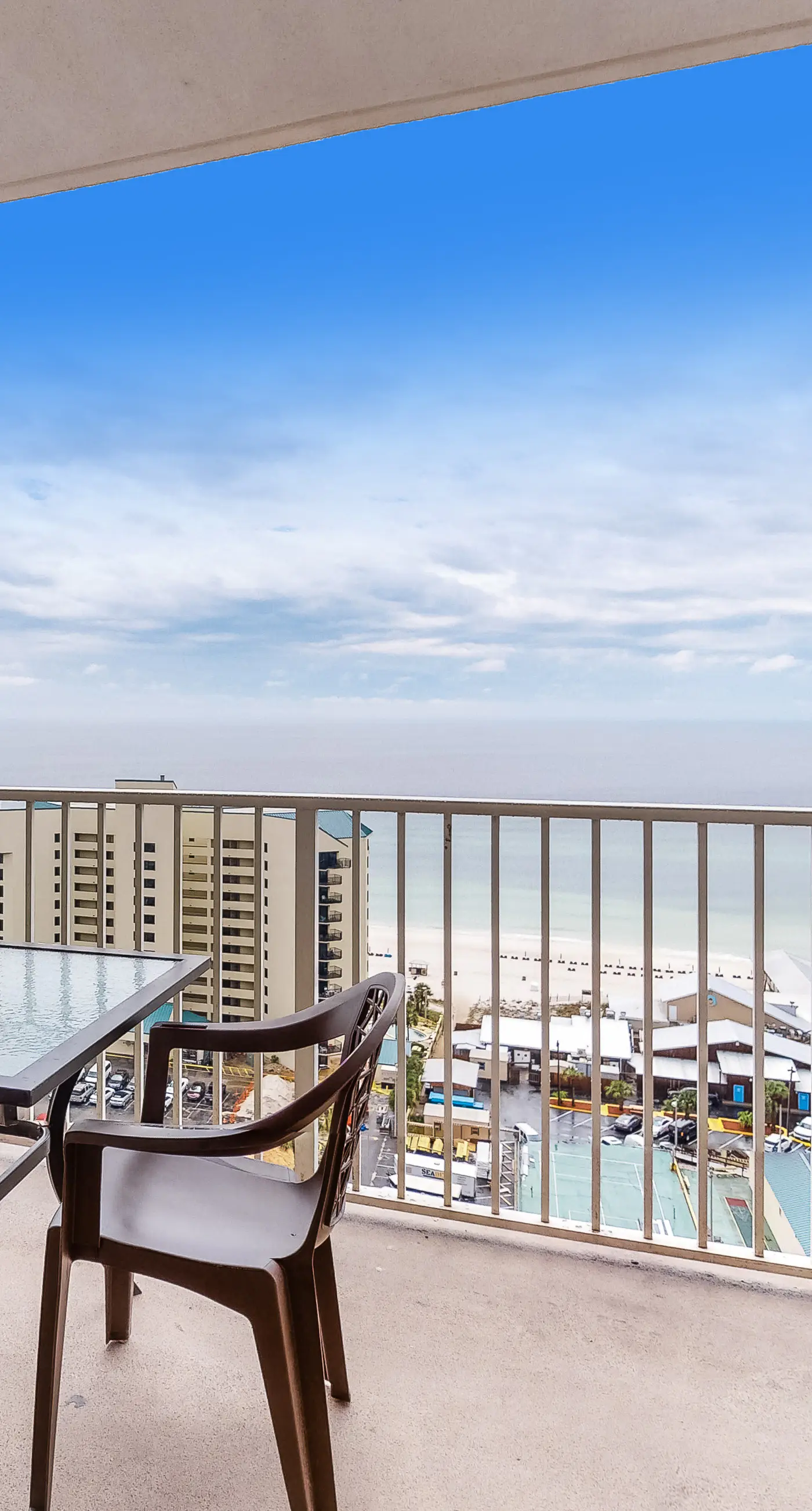 Wonderful Beach Escape W/ Shared Pools/Hot Tubs, Private Balcony, & Free WiFi