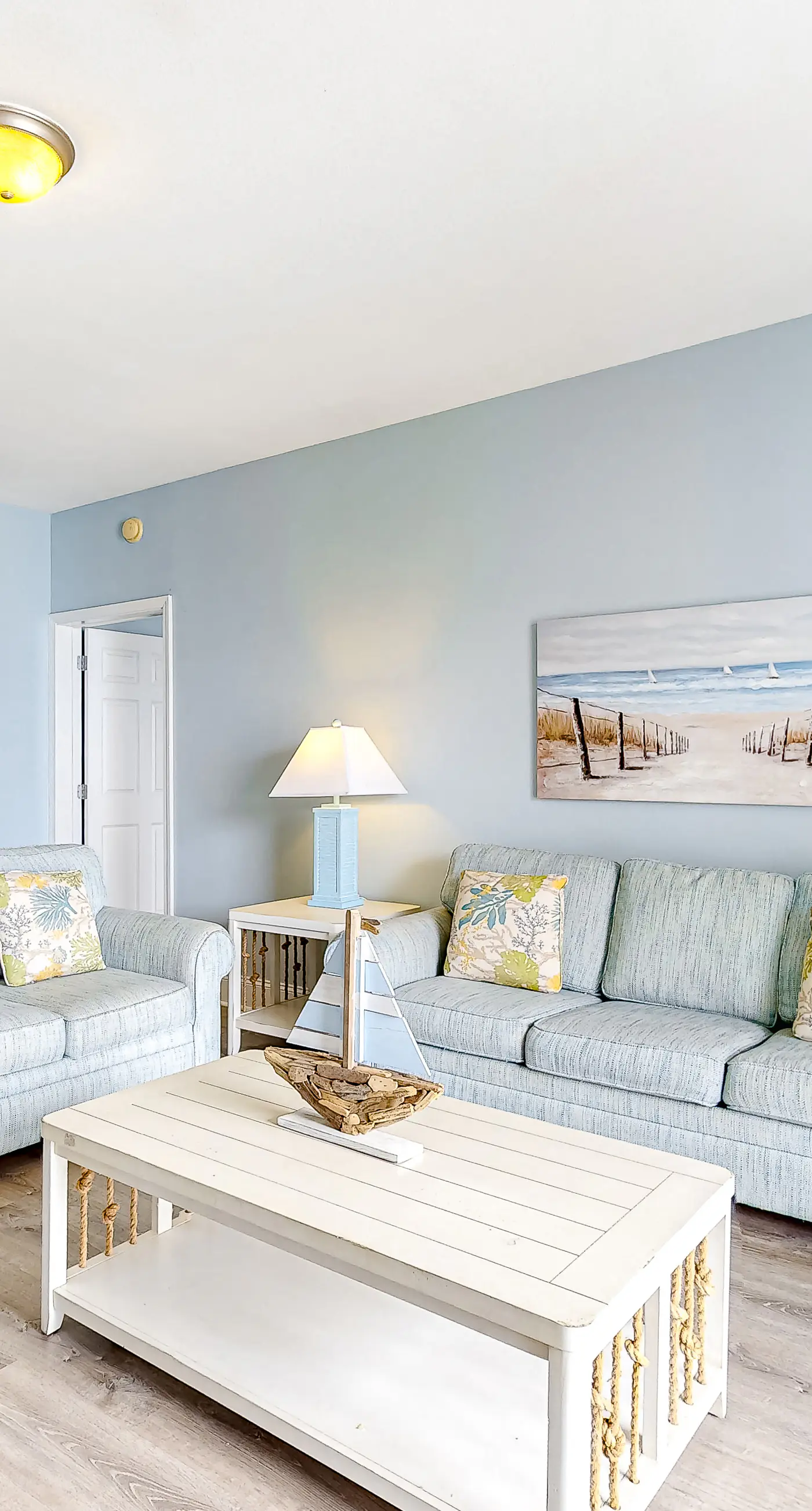 Wonderful Beach Escape W/ Shared Pools/Hot Tubs, Private Balcony, & Free WiFi