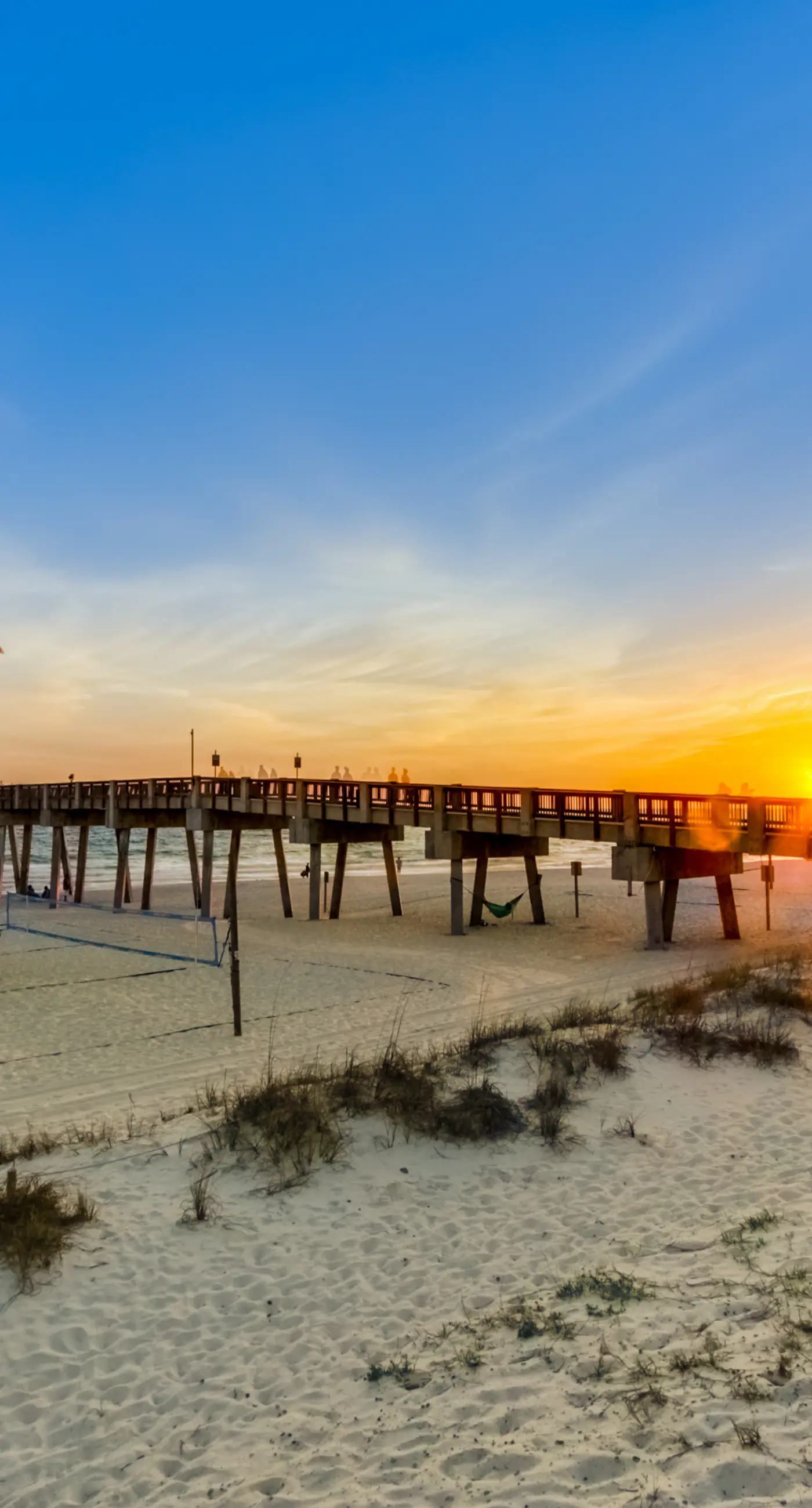 Beachfront condo with access to 5 pools, hot tub, fast WiFi, patio, washer/dryer