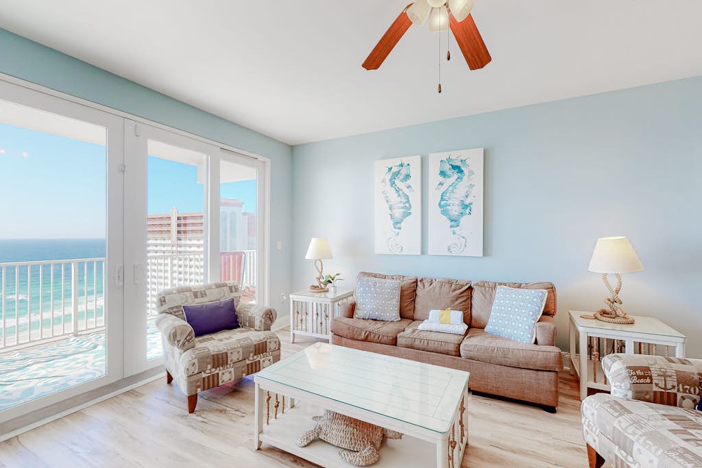 Snowbird-friendly beach condo with pools, putting green, shopping, & dining