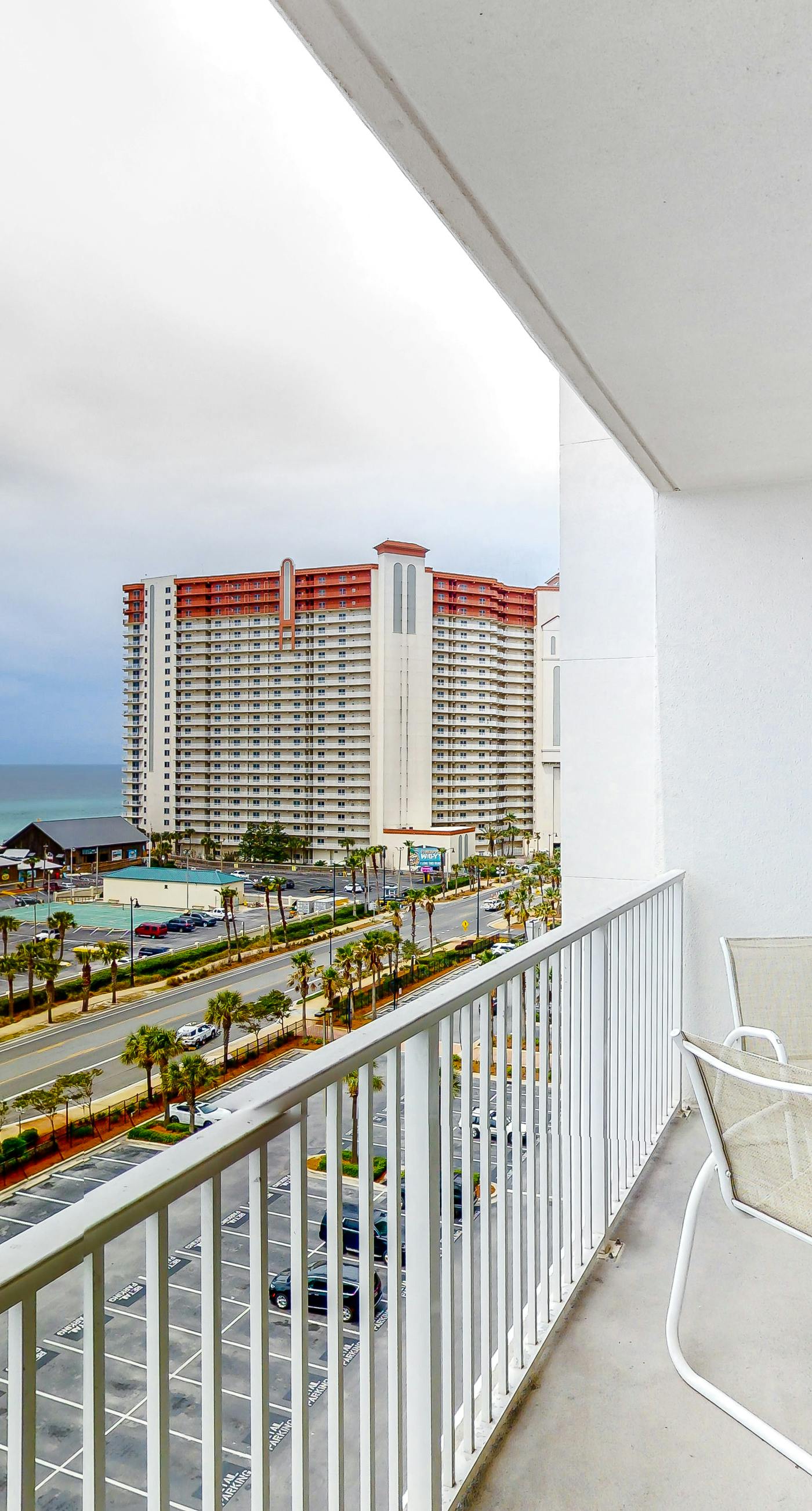 Extraordinary Gulf-front condo with pool, hot tub & fitness area