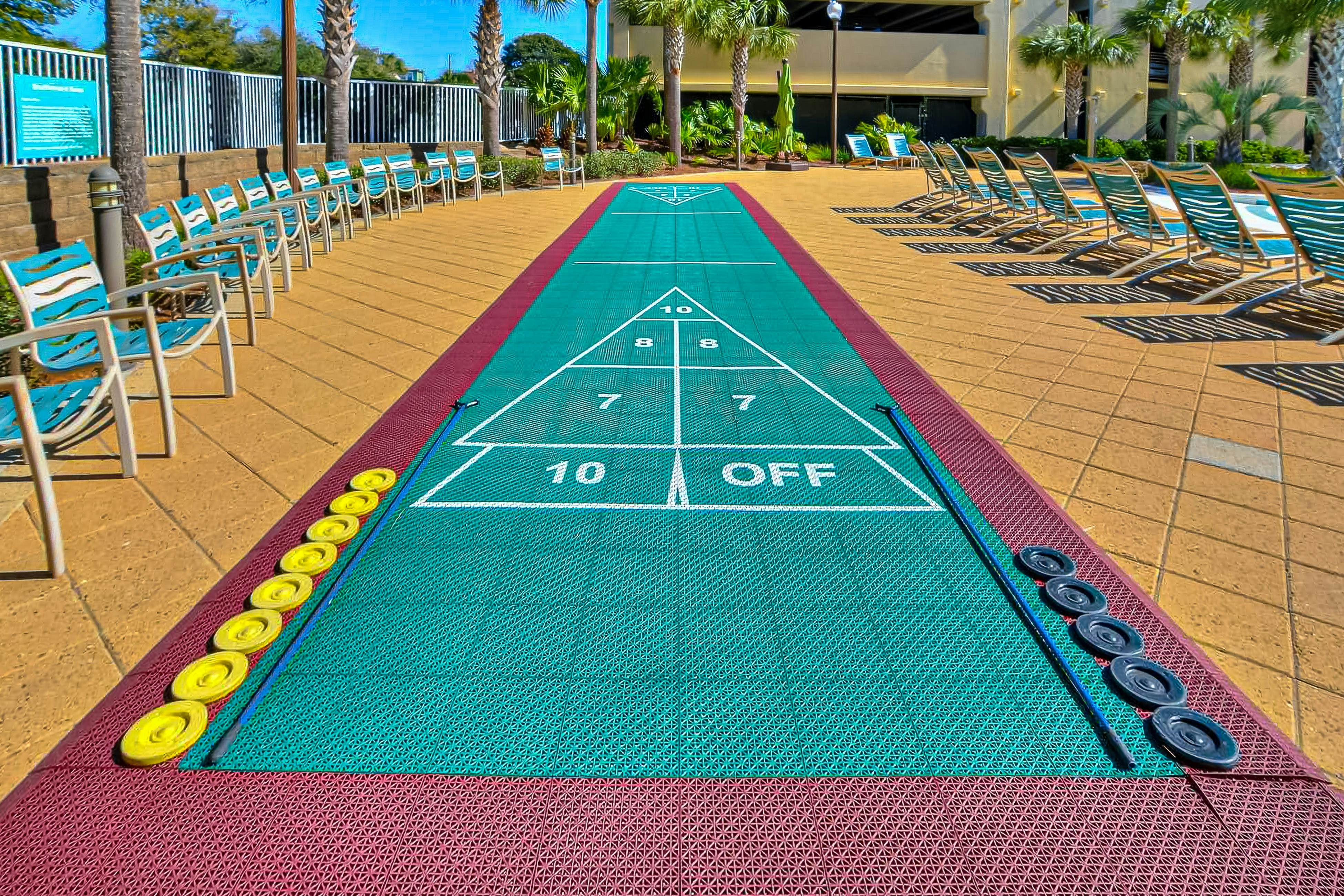 Beachfront Condo with gorgeous views, shared pool & beach access