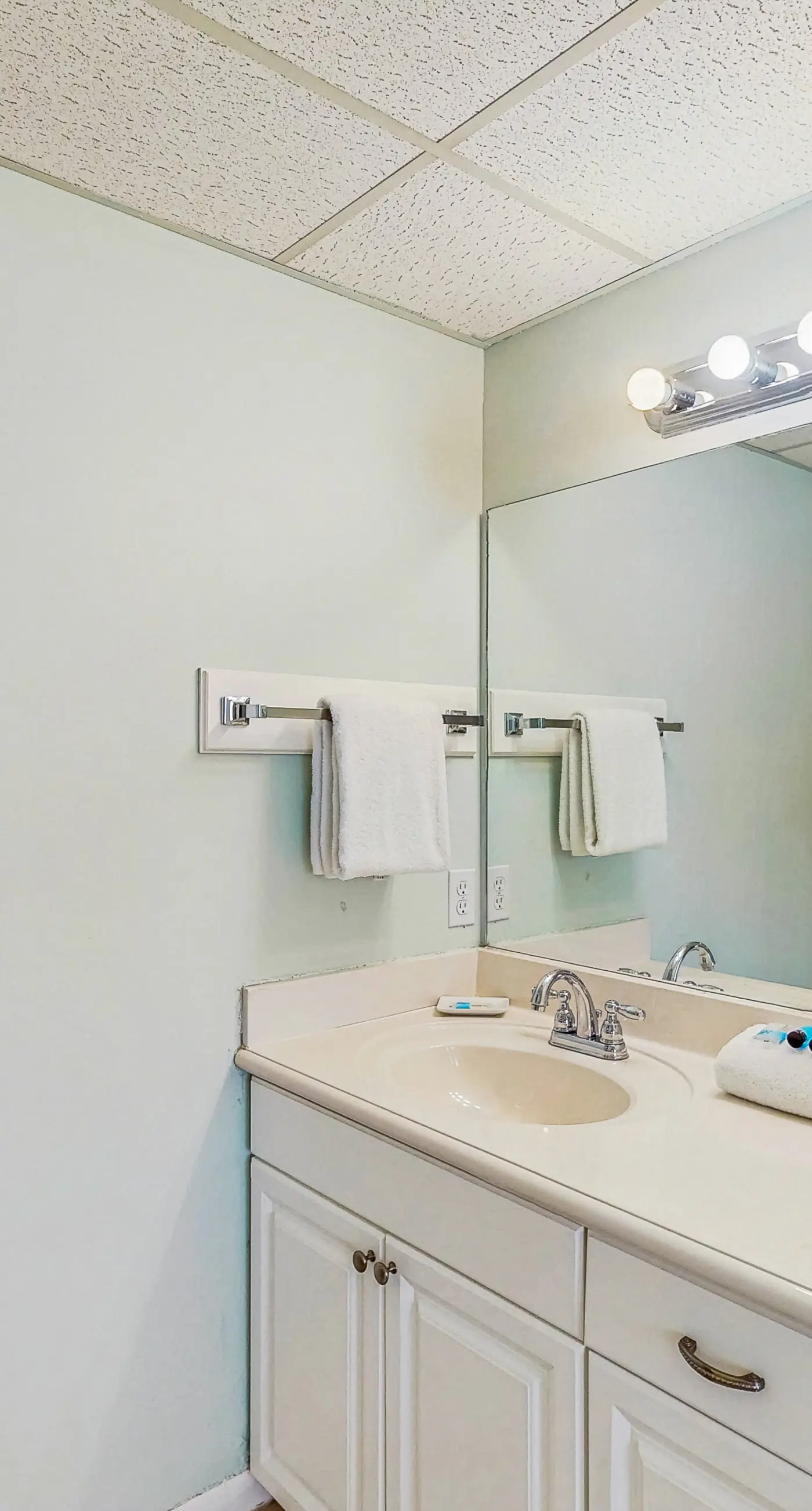 Edgewater Beach Resort T1-1204