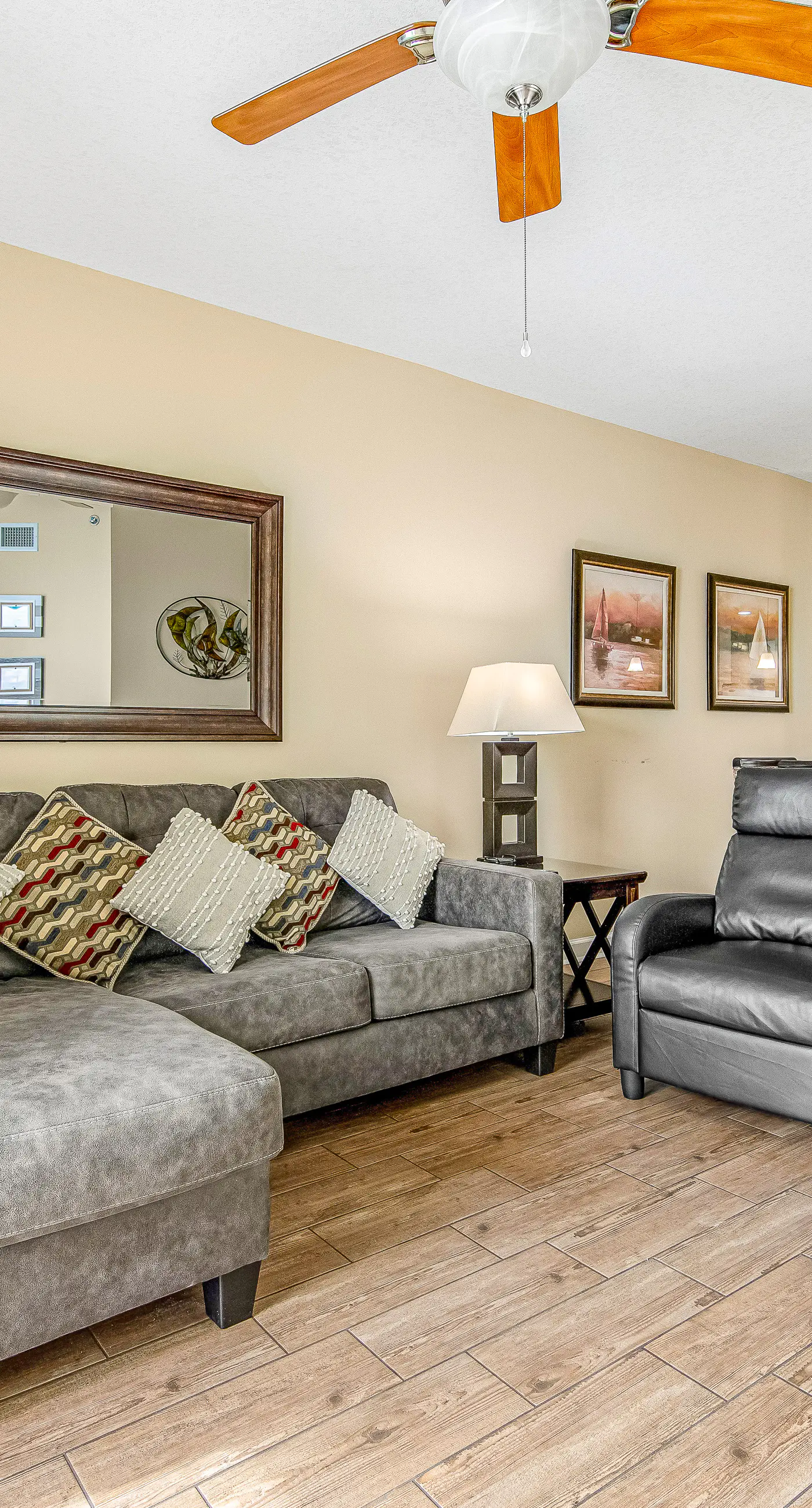15th-floor Gulf-front condo with beach view, balcony, heated pool, hot tub & gym
