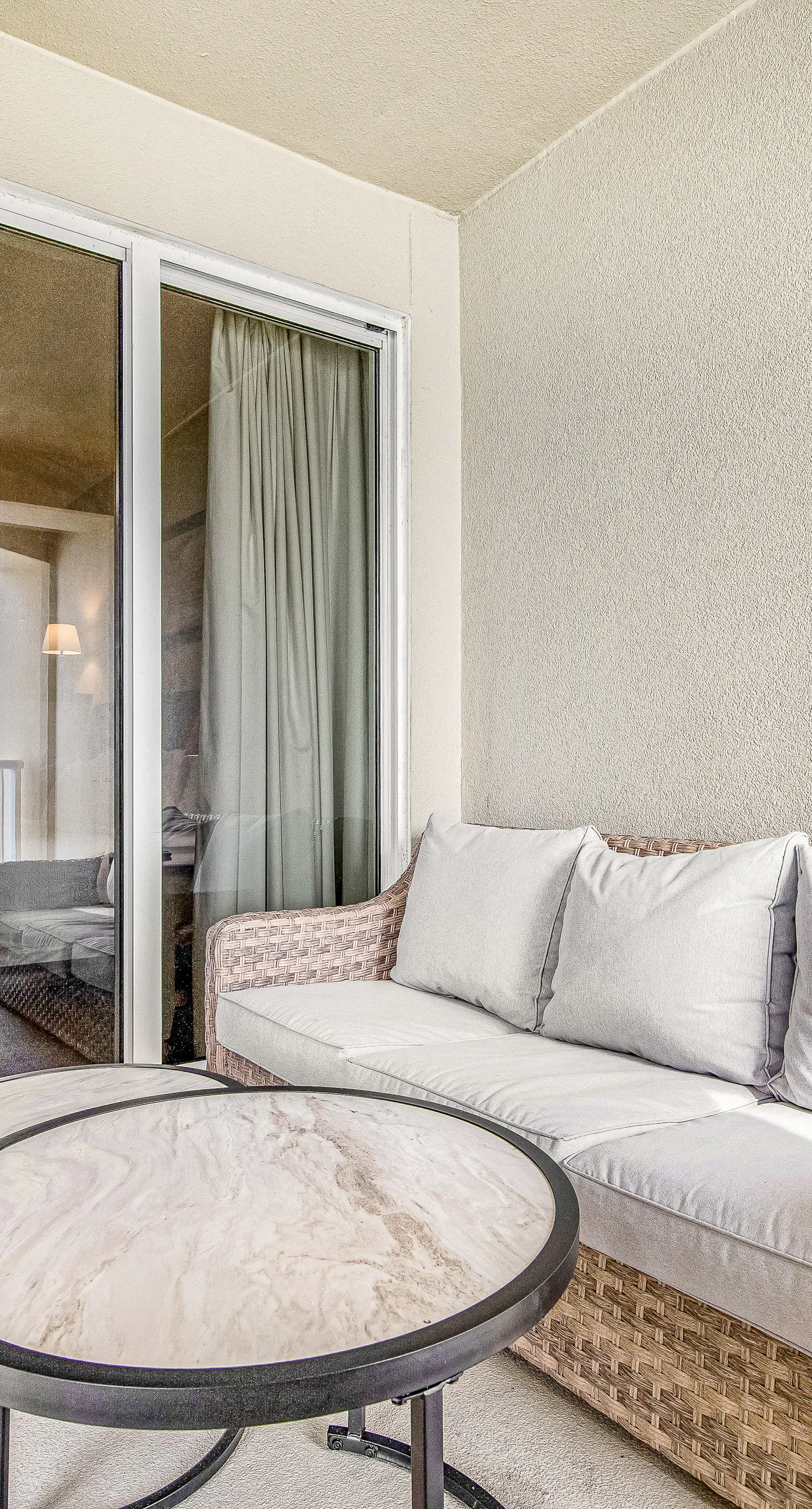 15th-floor Gulf-front condo with beach view, balcony, heated pool, hot tub & gym