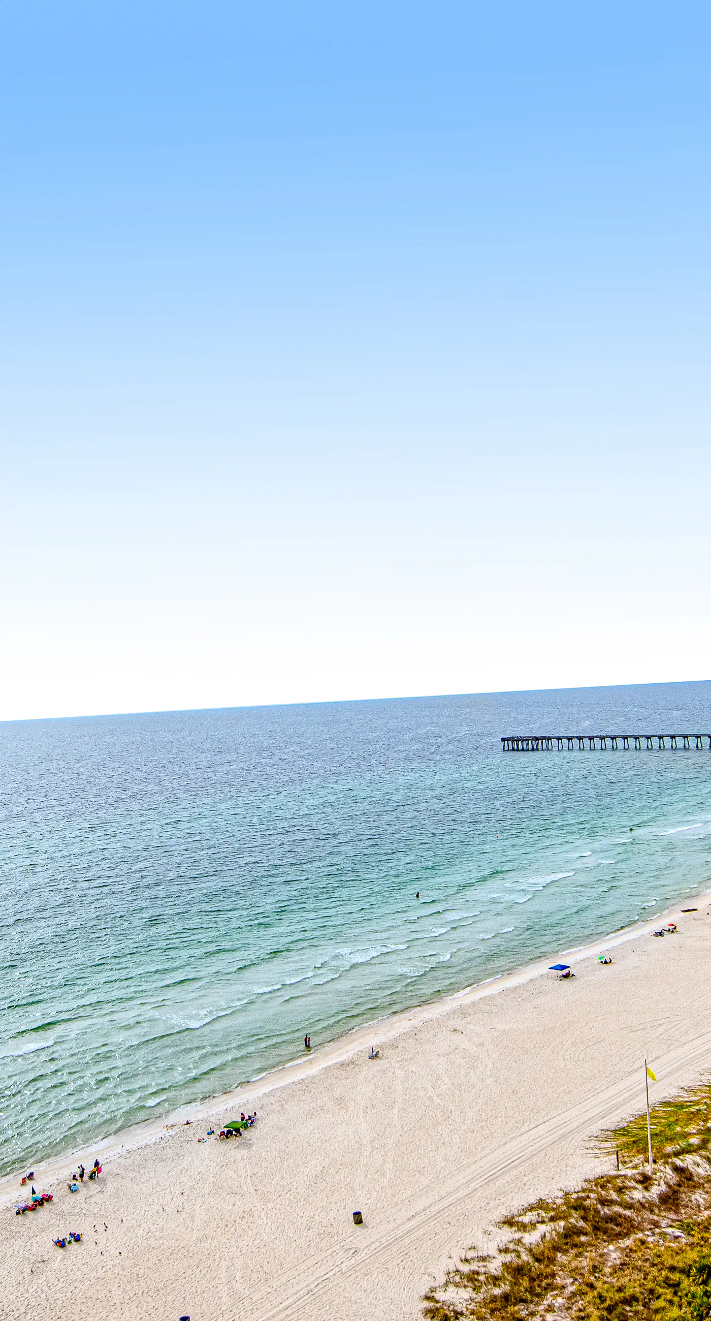 15th-floor Gulf-front condo with beach view, balcony, heated pool, hot tub & gym