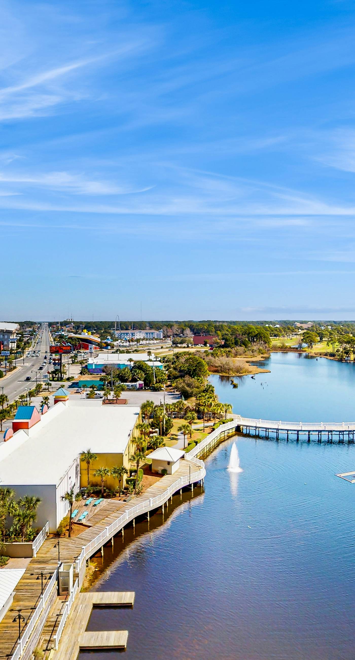 Beachview Condo with full kitchen, shared pool and beach access